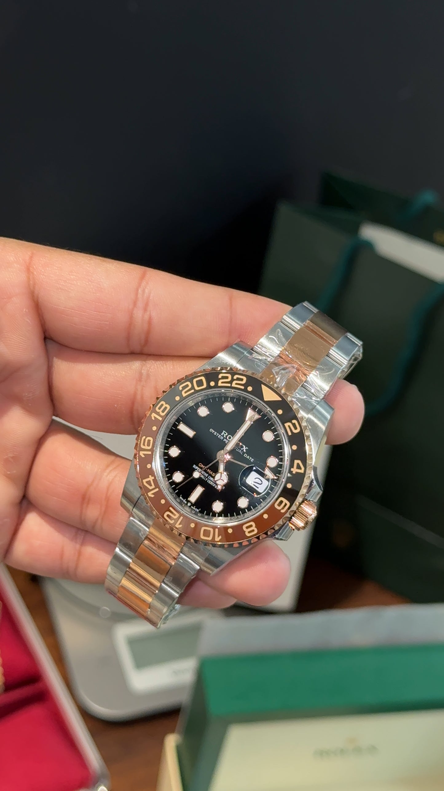 Premium GMT | Rootbear | Rose Two Tone | Oyester Chain | Black Dial