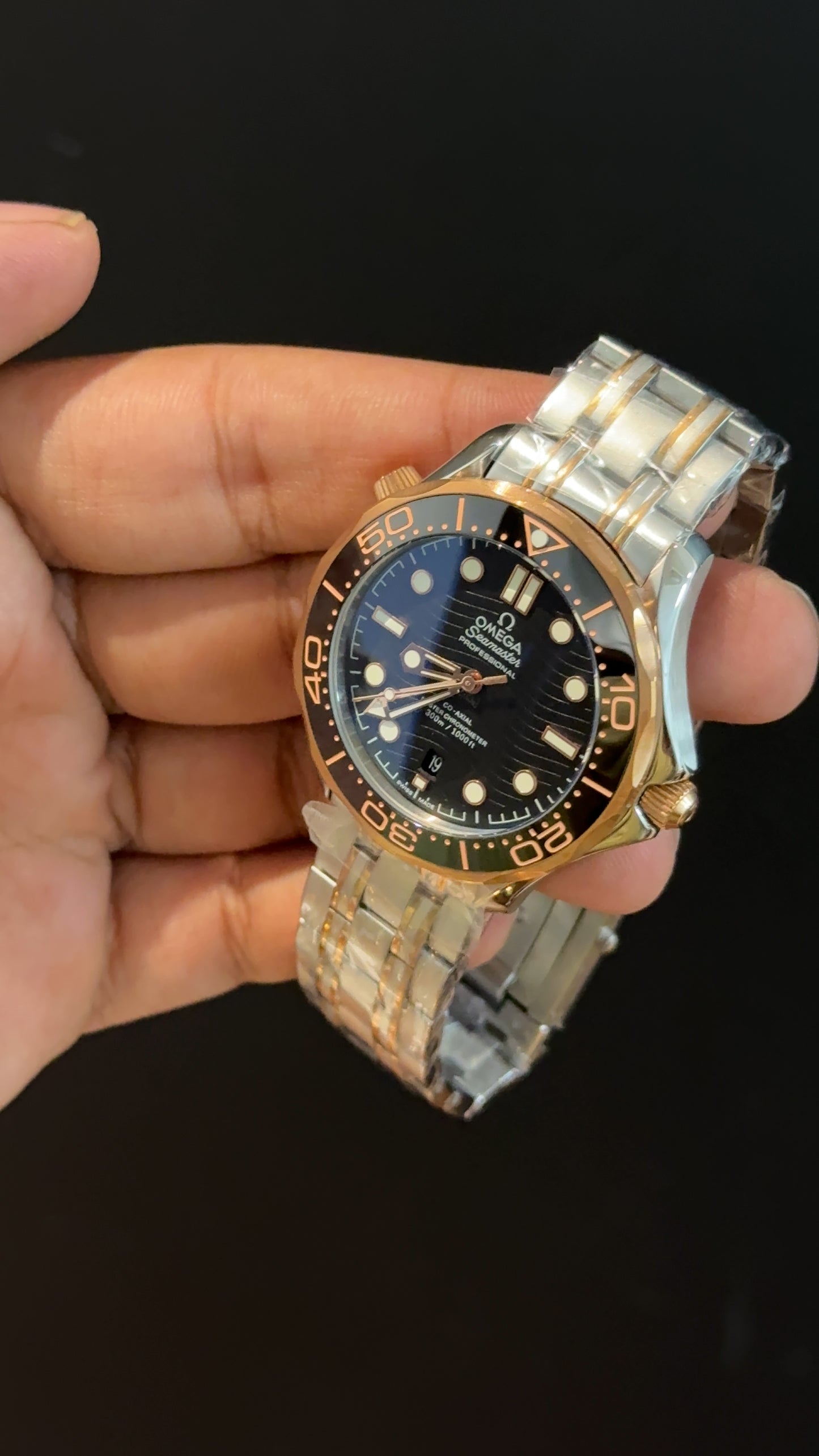 Omega Seamaster | Auto | Rose Two Tone | Black Textured Dial