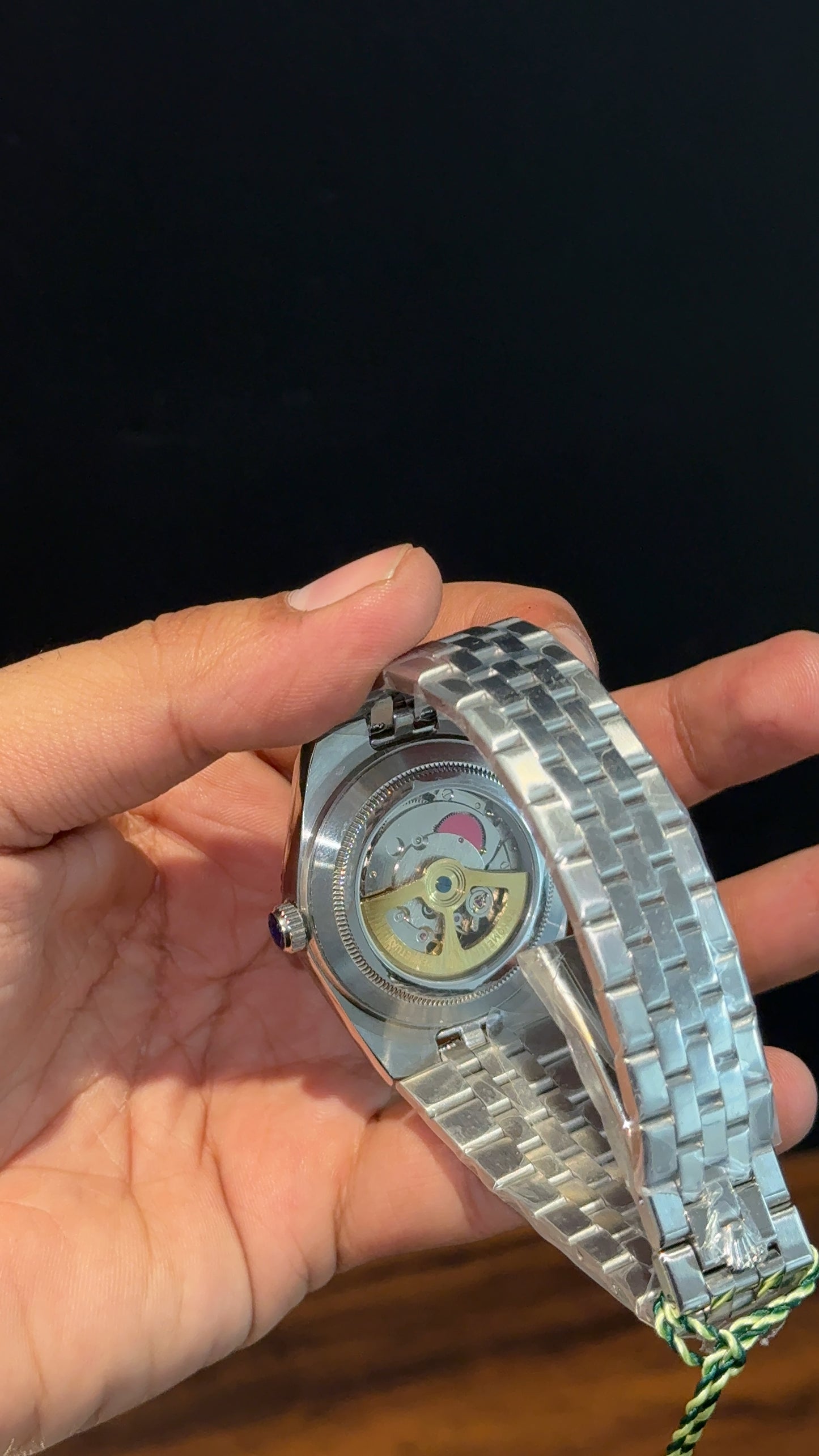 Premium Land Dweller | 40mm | Silver Chain | White Textured Dial