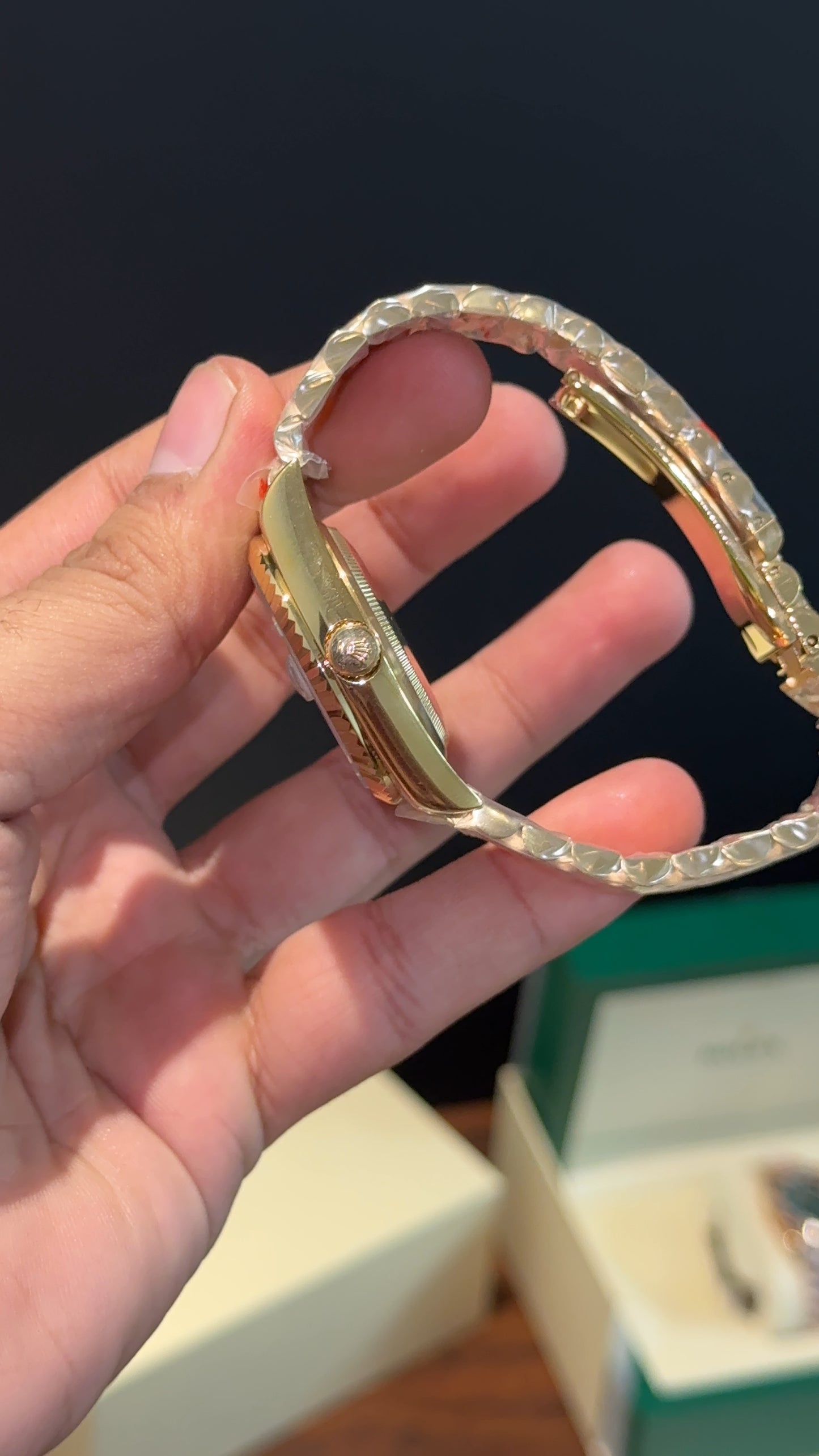 DayDate | 36mm | Gold Chain | Gold Plain Dial