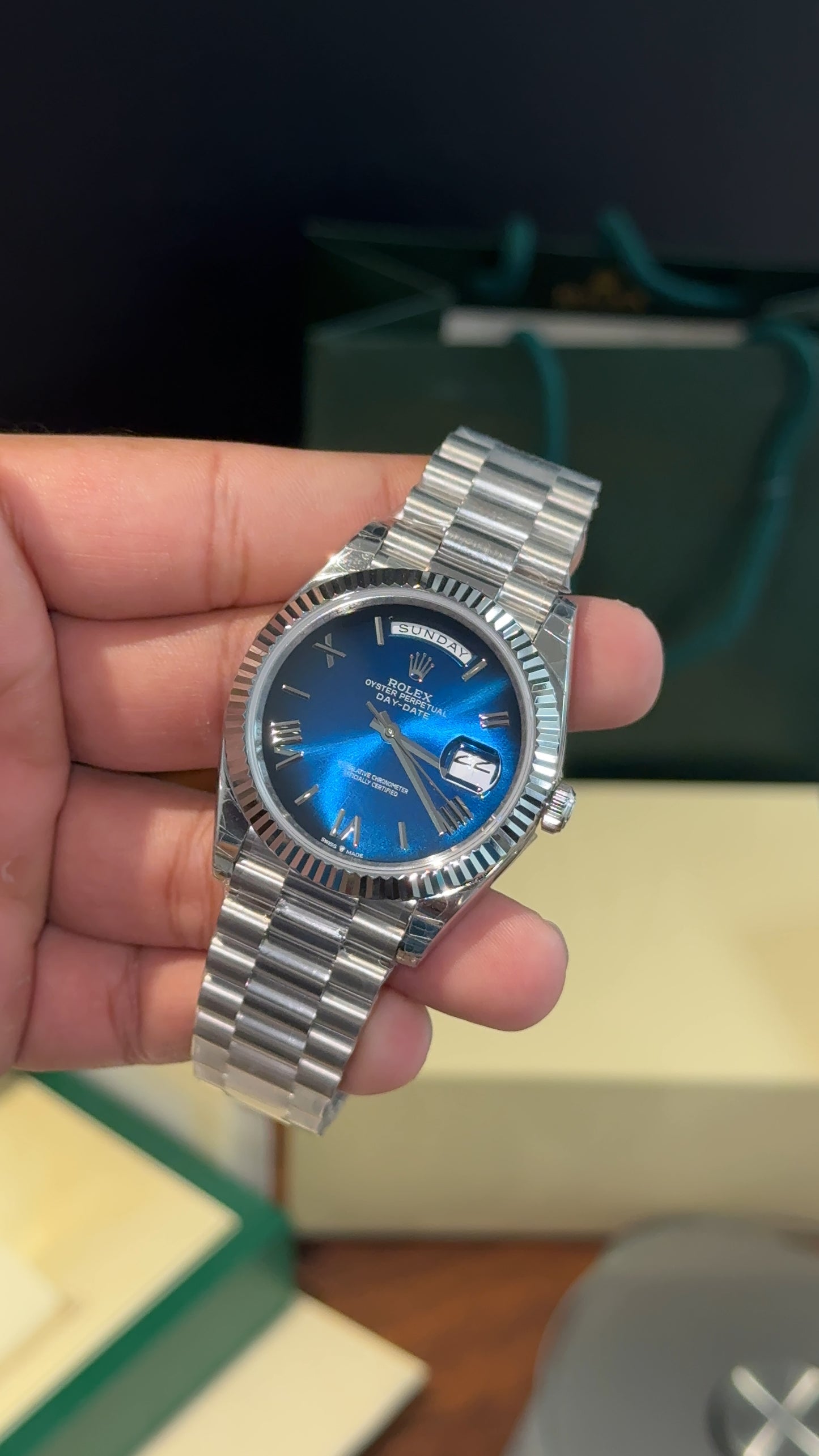 Premium Daydate | 40mm | Silver Chain | Gradient Blue Roman Dial