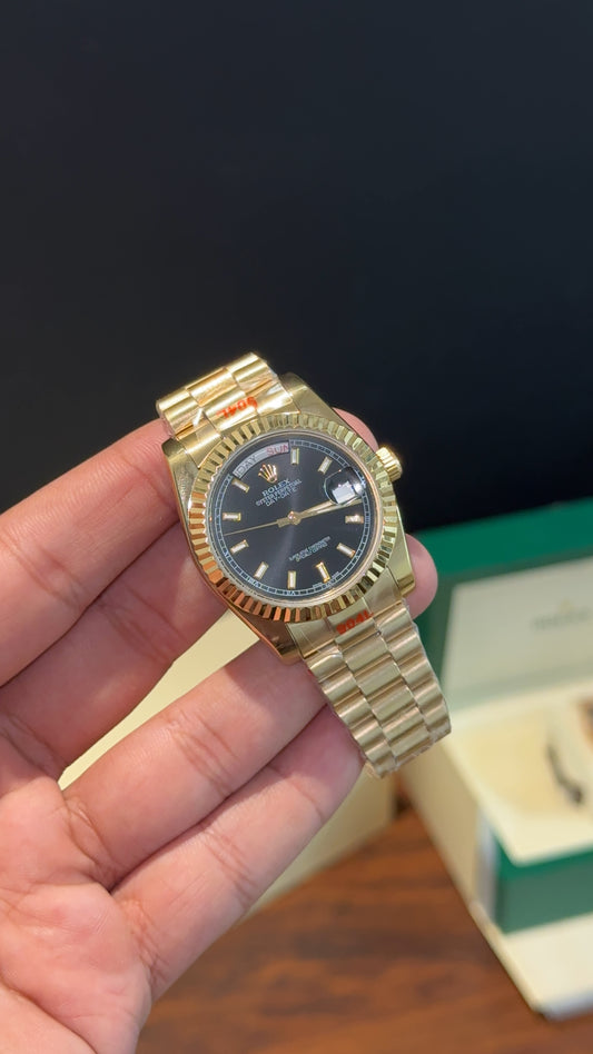 DayDate | 36mm | Gold Chain  |  Black Dial