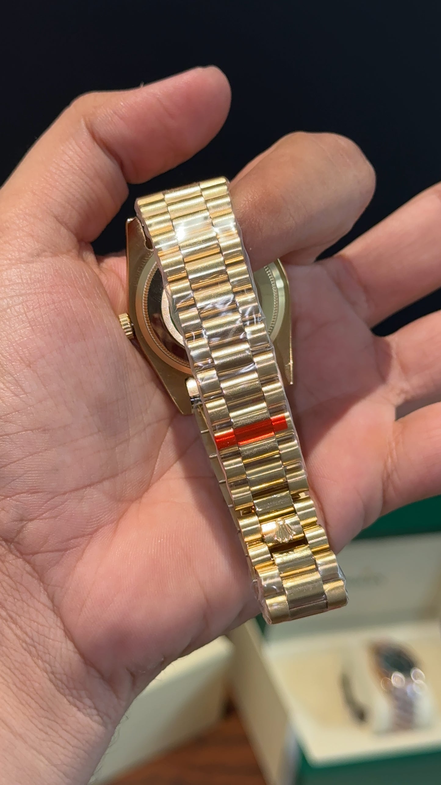 DayDate | 36mm | Gold Chain | Gold Plain Dial