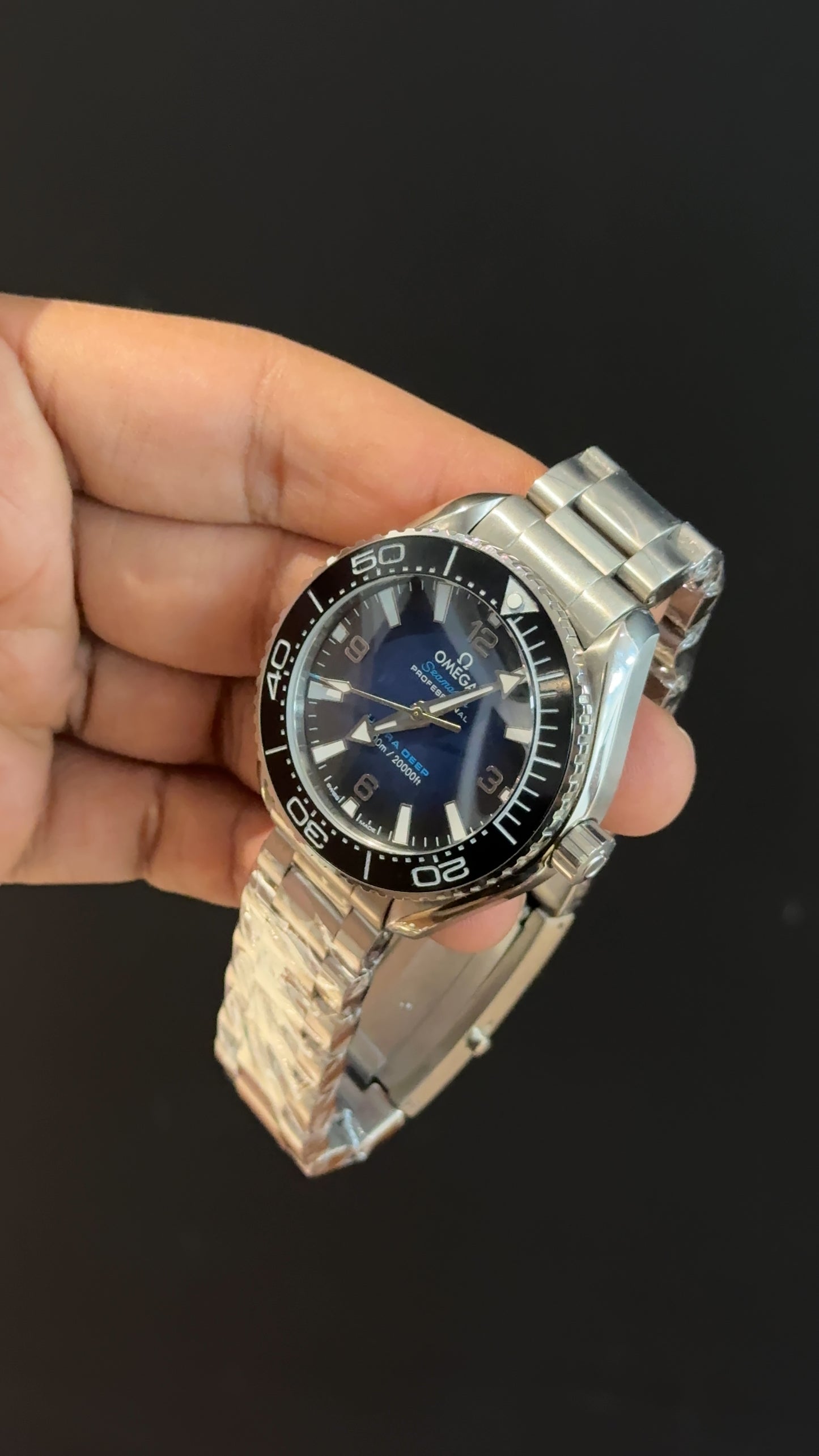 Omega Seamaster | Silver Chain | Black Bezel | Gradient Blue Dial