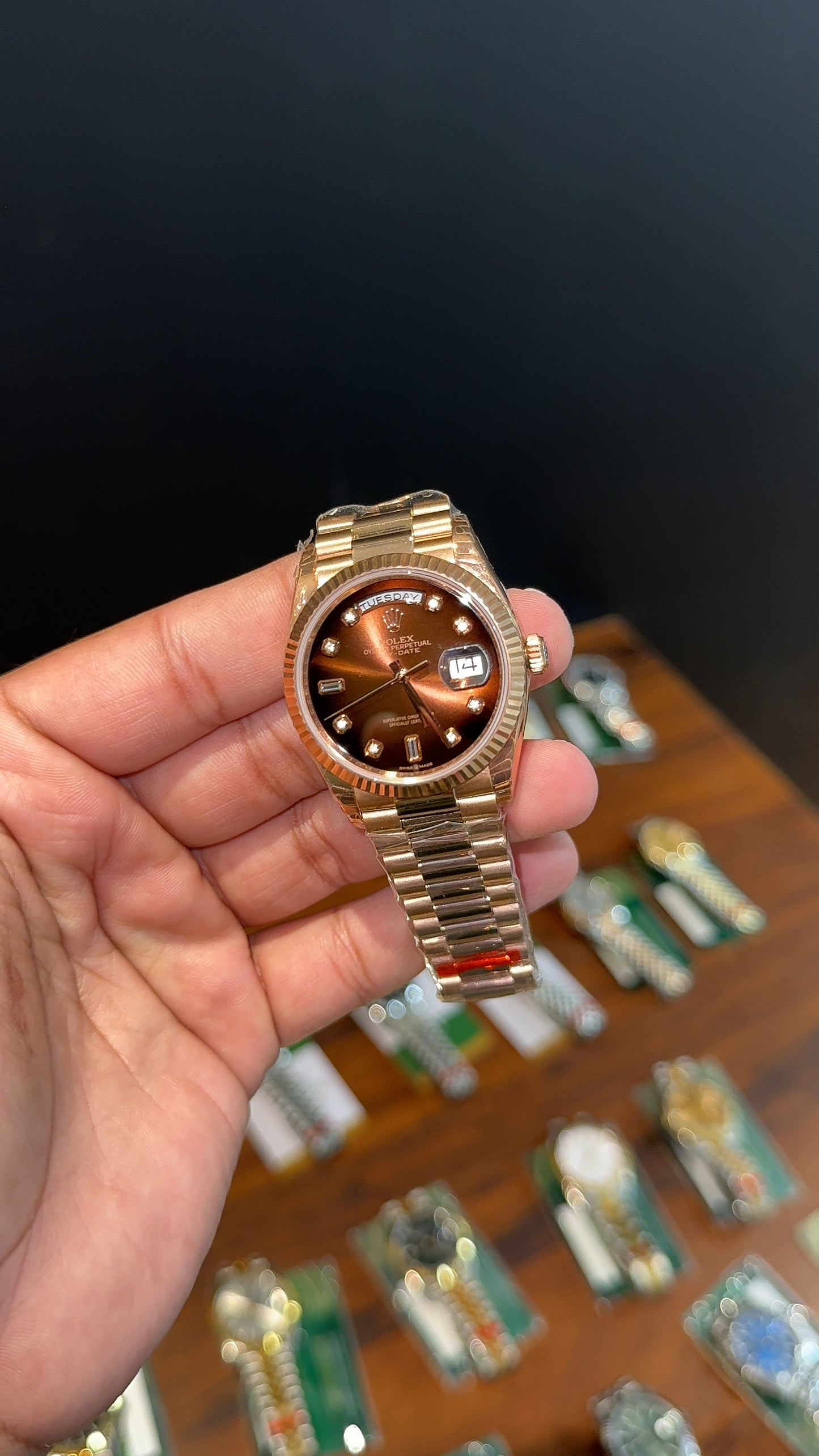 Premium Daydate | 36mm | Rose Chain | Gradient Choco Diamond Dial