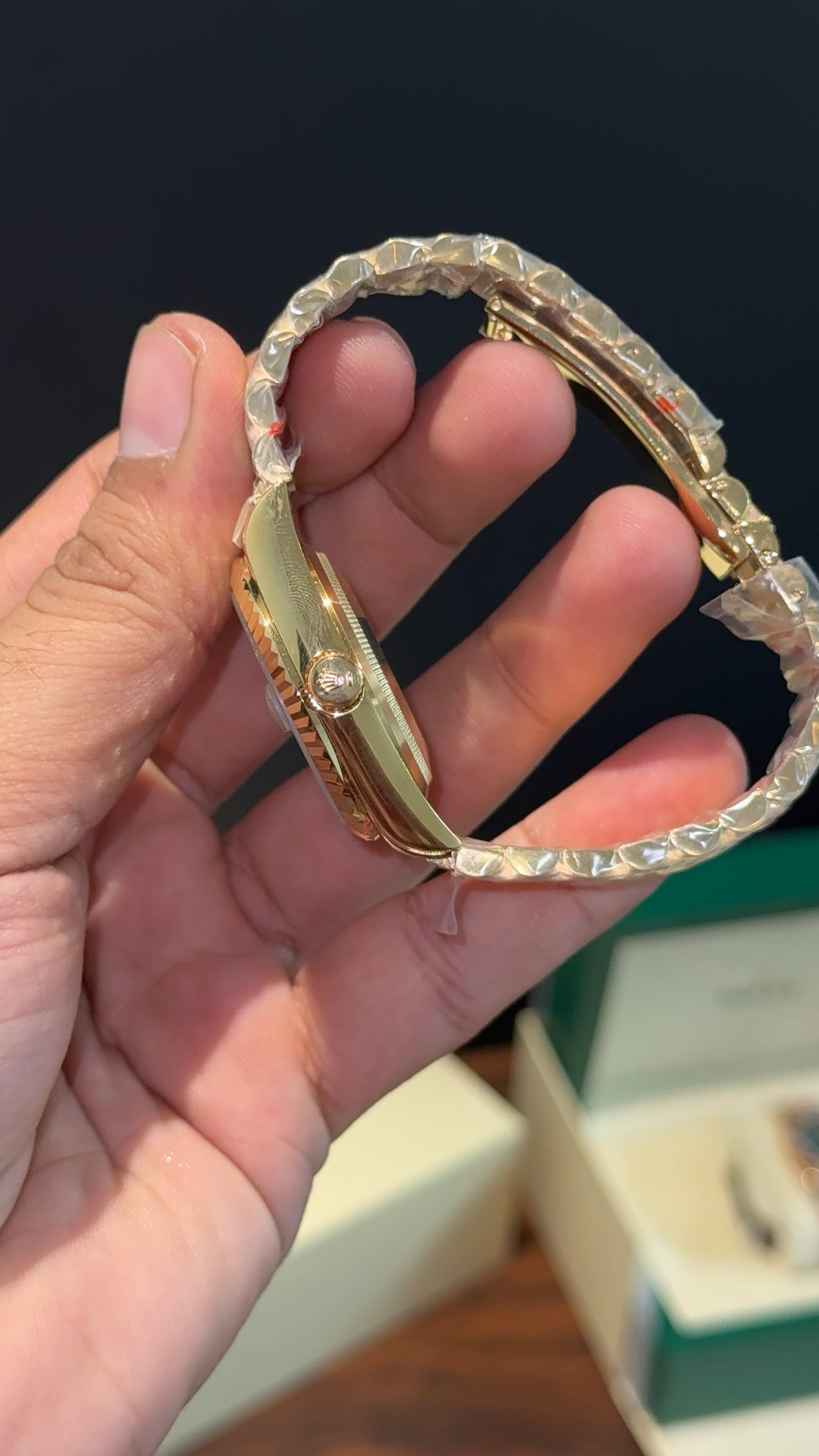 DayDate | 36mm | Gold Chain |  Diamond Digit | Gold Dial