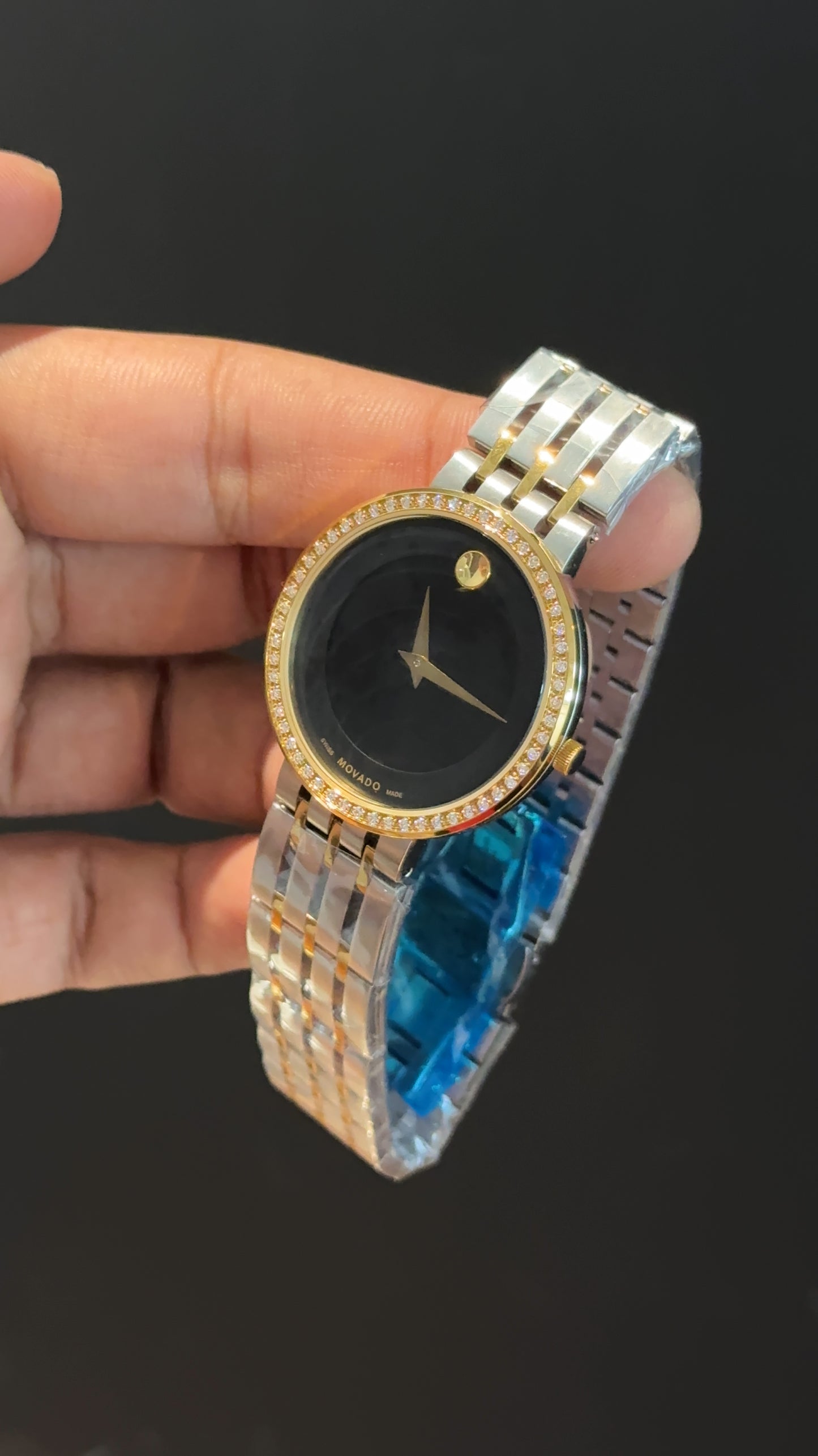 Movado | Woman | Gold Two Tone | Diamond Bezep | Black Dial