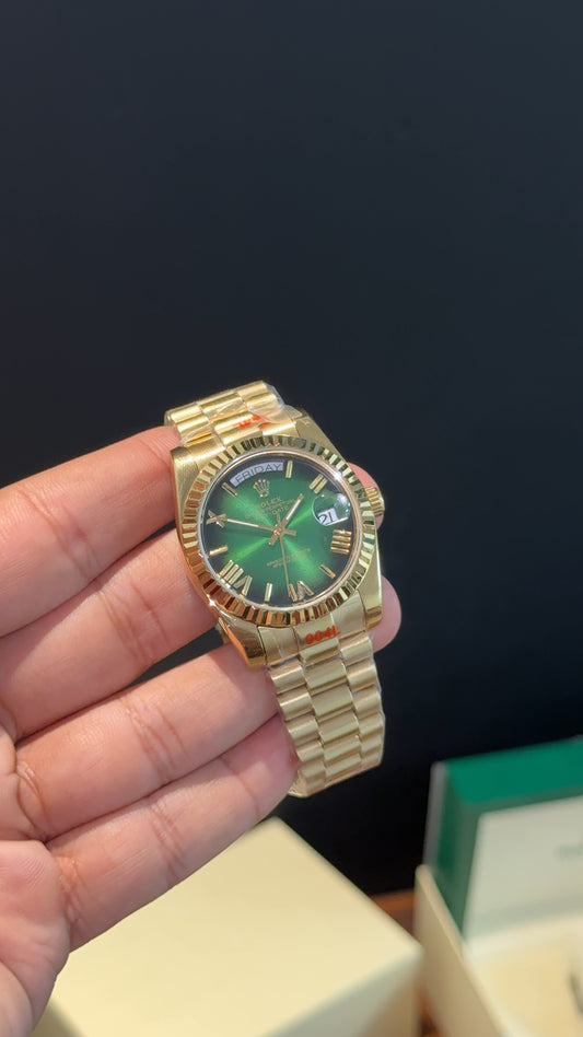 DayDate | 36mm | Gold Chain | Gradient Green Index Dial