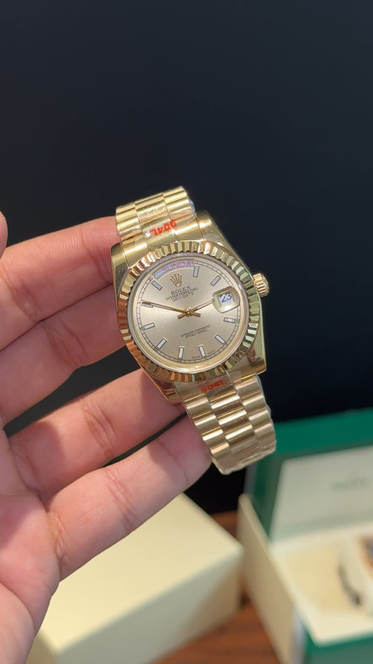 DayDate | 36mm | Gold Chain | Gold Plain Dial