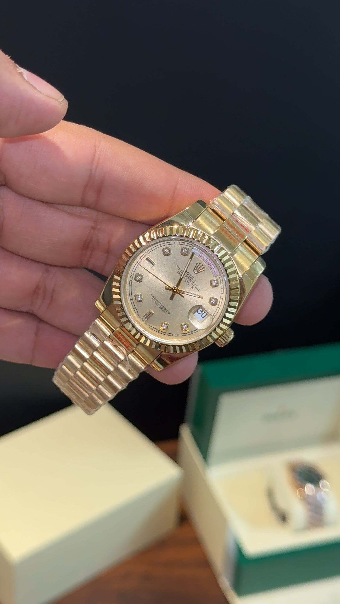 DayDate | 36mm | Gold Chain |  Diamond Digit | Gold Dial