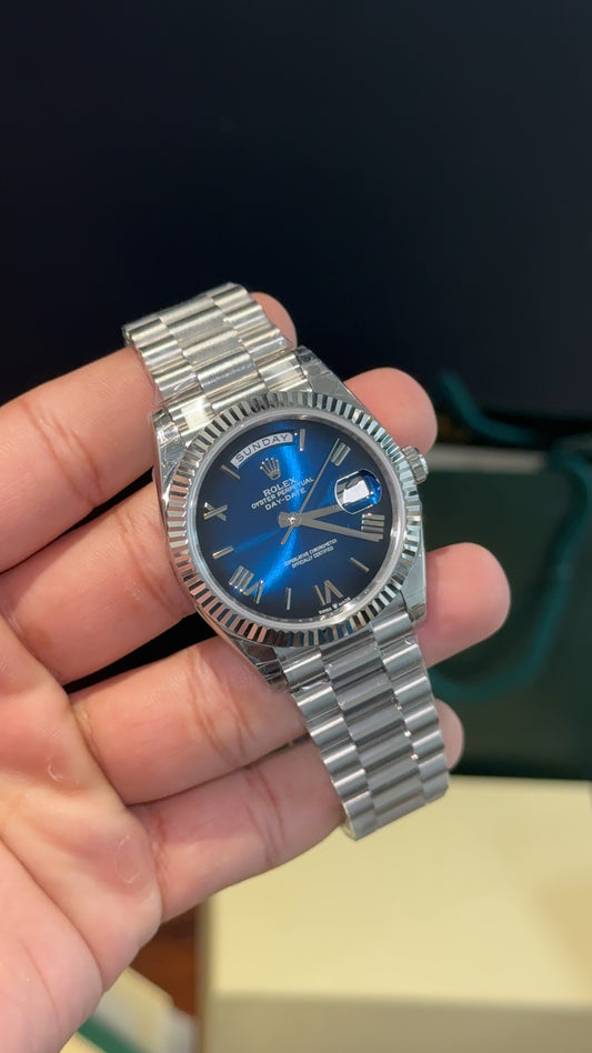 Premium Daydate | 40mm | Silver Chain | Gradient Blue Roman Dial