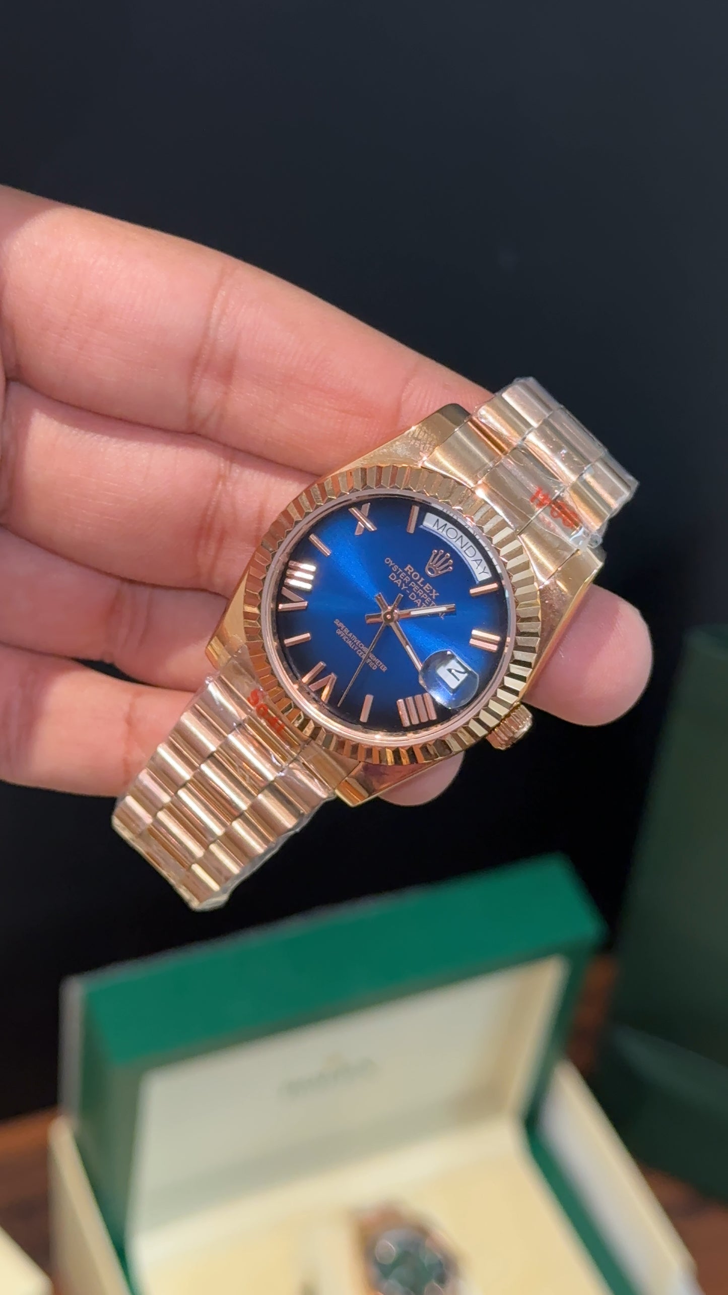 DayDate | 36mm | Rose Chain | Gradient Blue Index Dial