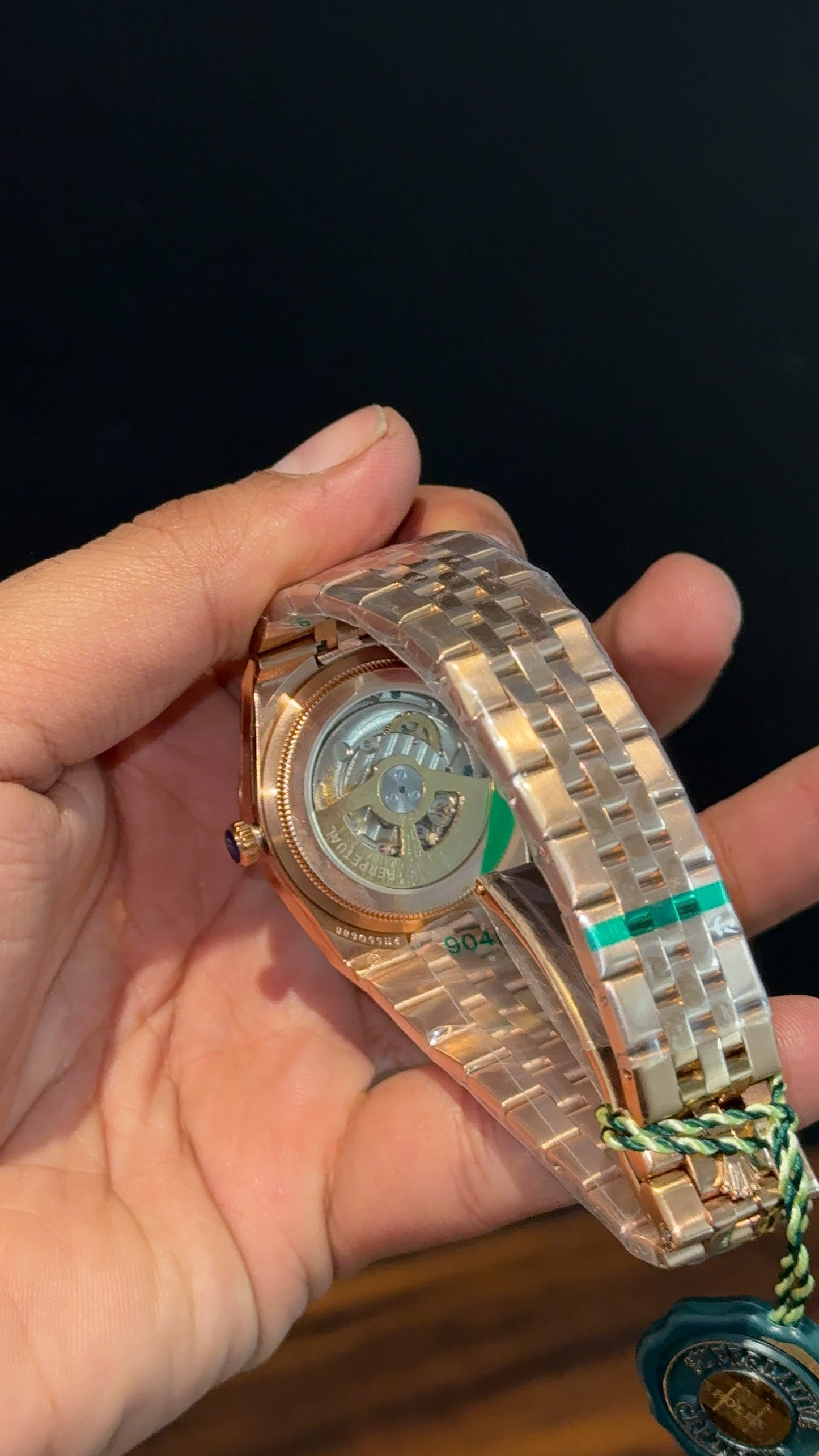 Premium Land Dweller | 36mm | Rose Chain | White Textured Dial