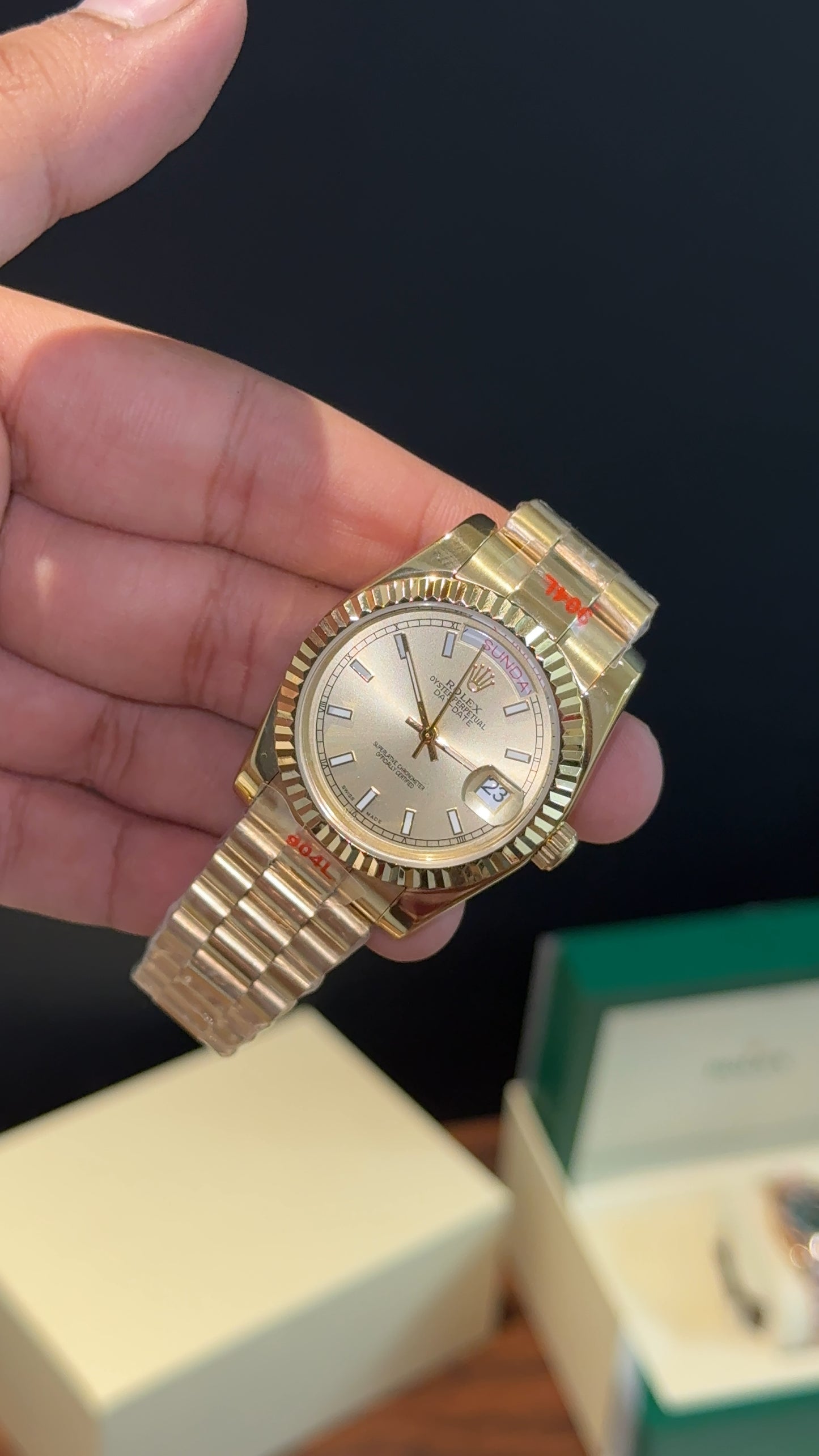 DayDate | 36mm | Gold Chain | Gold Plain Dial