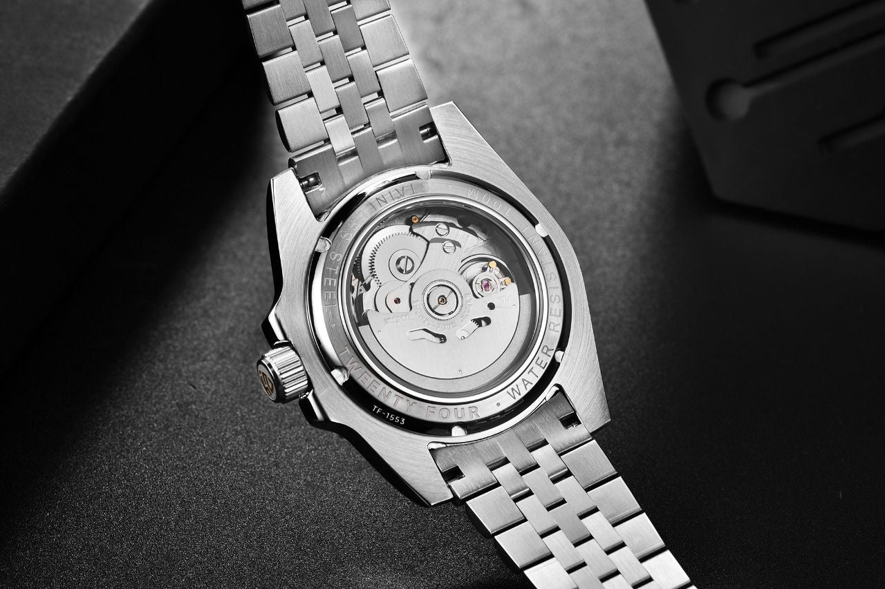 Twenty Four TF-1553 GMT | Bruce Wayne