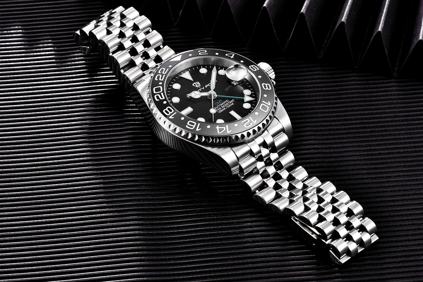 Twenty Four TF-1553 GMT | Bruce Wayne
