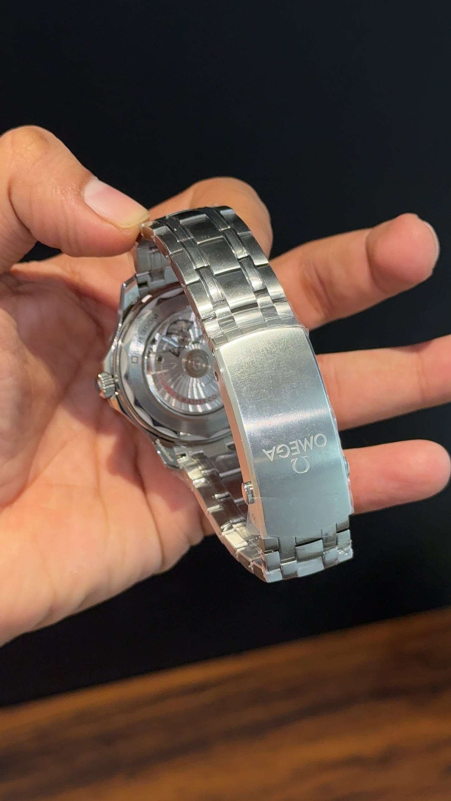 Executive Omega Seamaster | Silver Chain | Black Bezel | White Dial