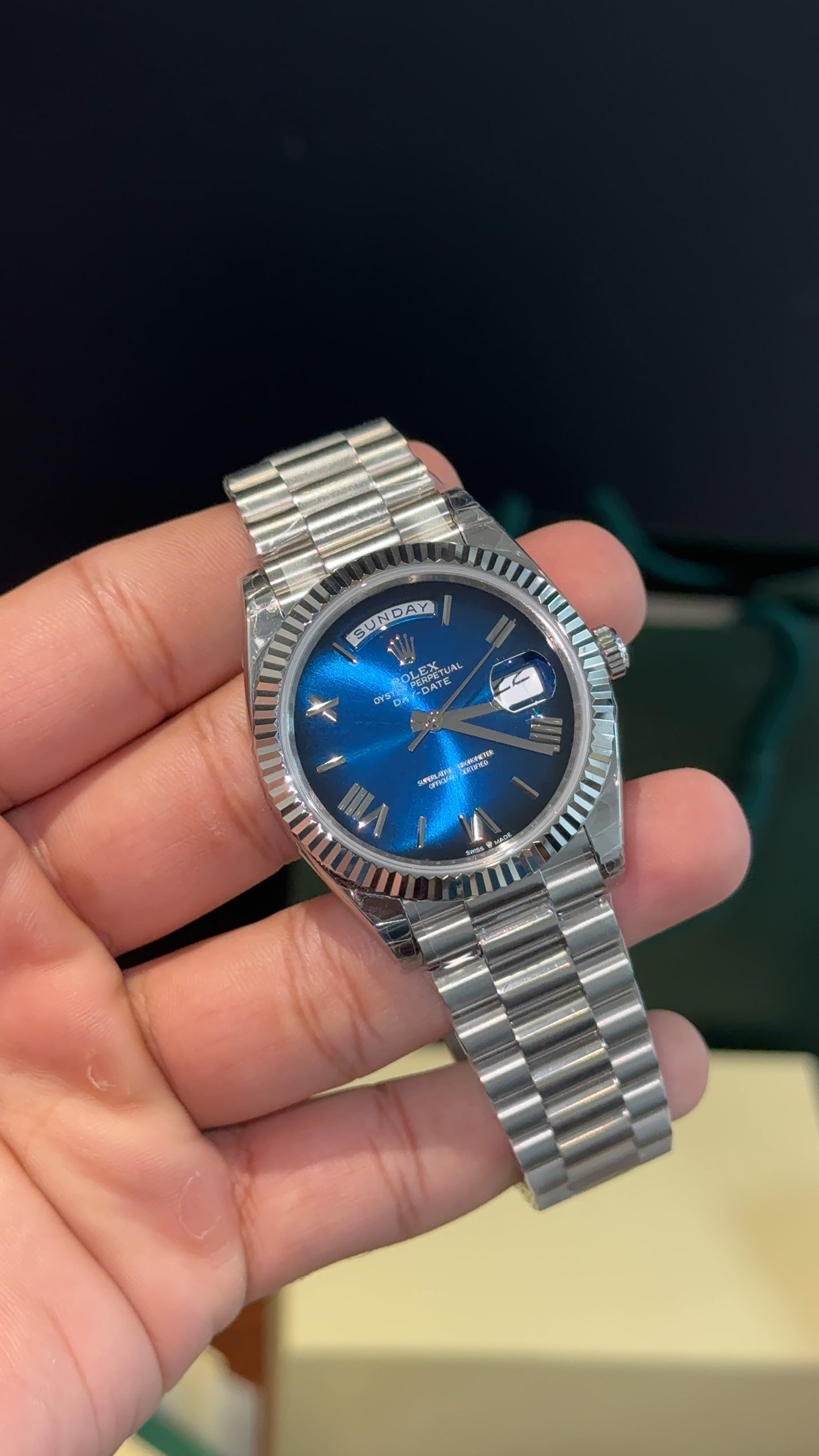 Premium Daydate | 40mm | Silver Chain | Gradient Blue Roman Dial