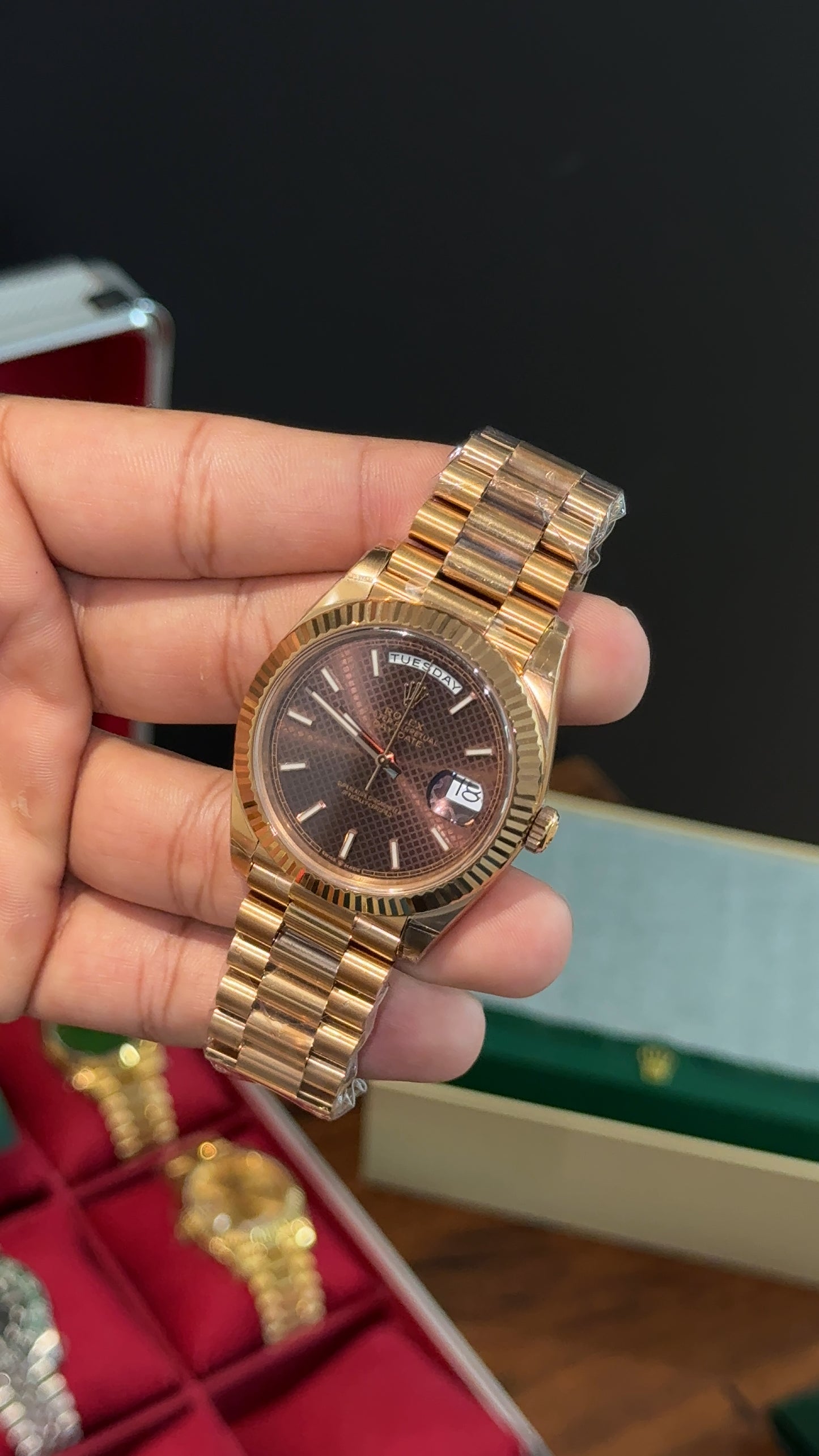 Premium Daydate | 40mm | Rose Chain | Dark Choco Textured  Dial