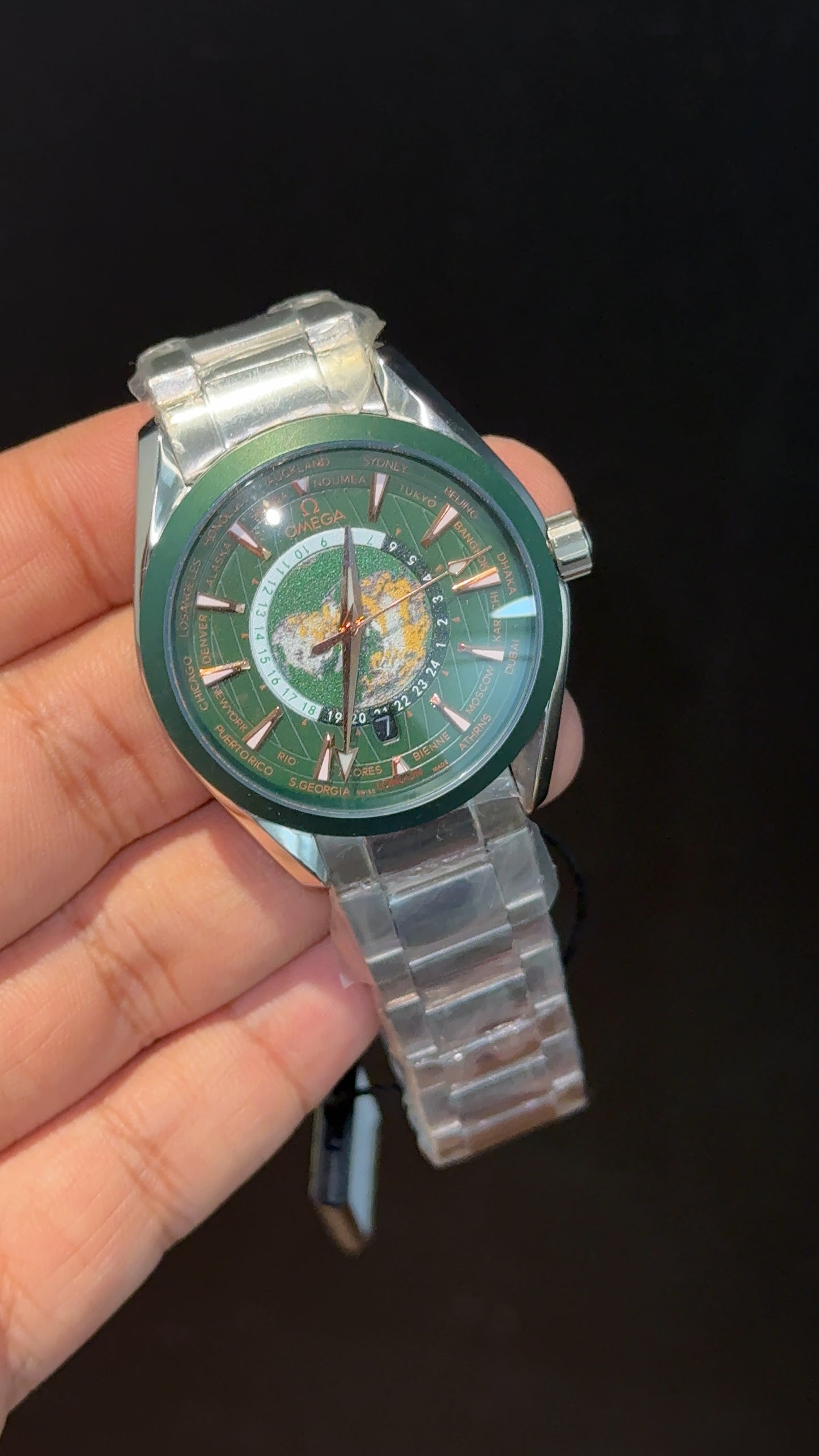 Omega Seamaster | Silver Chain | World Edition | Dark Green Dial