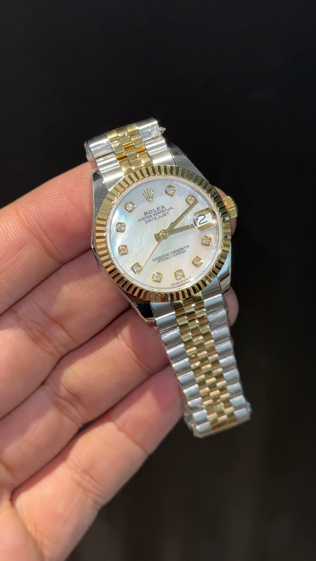 Premium DateJust | 30mm | Women | Gold Two Tone | White  Rainbow Dial