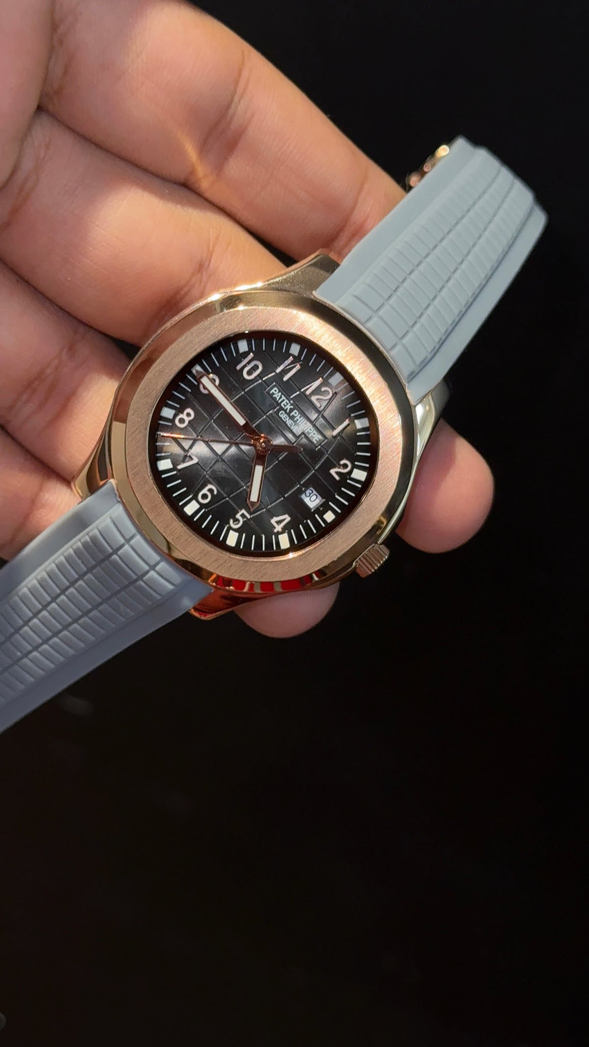 Pp Auto | Aquanaut | Light Grey Strap | Rose Greyish Dial
