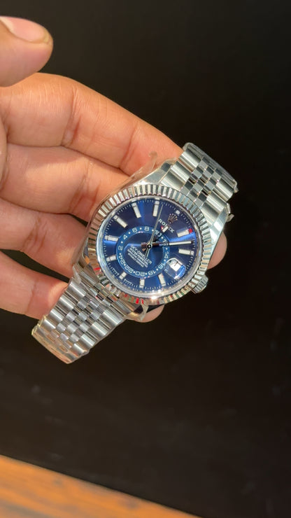 Executive SkyDweller | Silver Jubilee Chain | Blue Dial