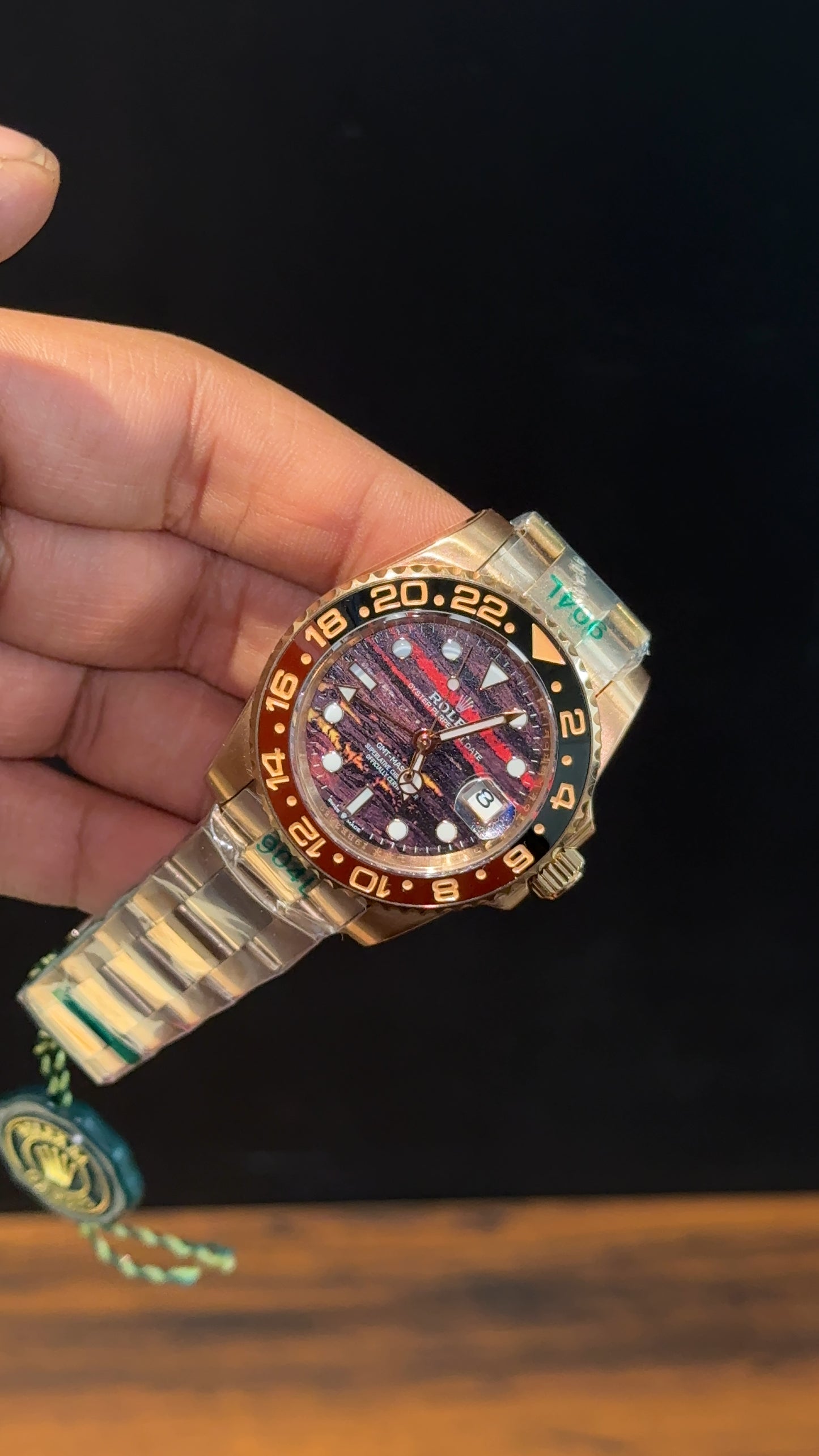GMT Rootbear | Rose Oyester Chain | Red Landscape Dial