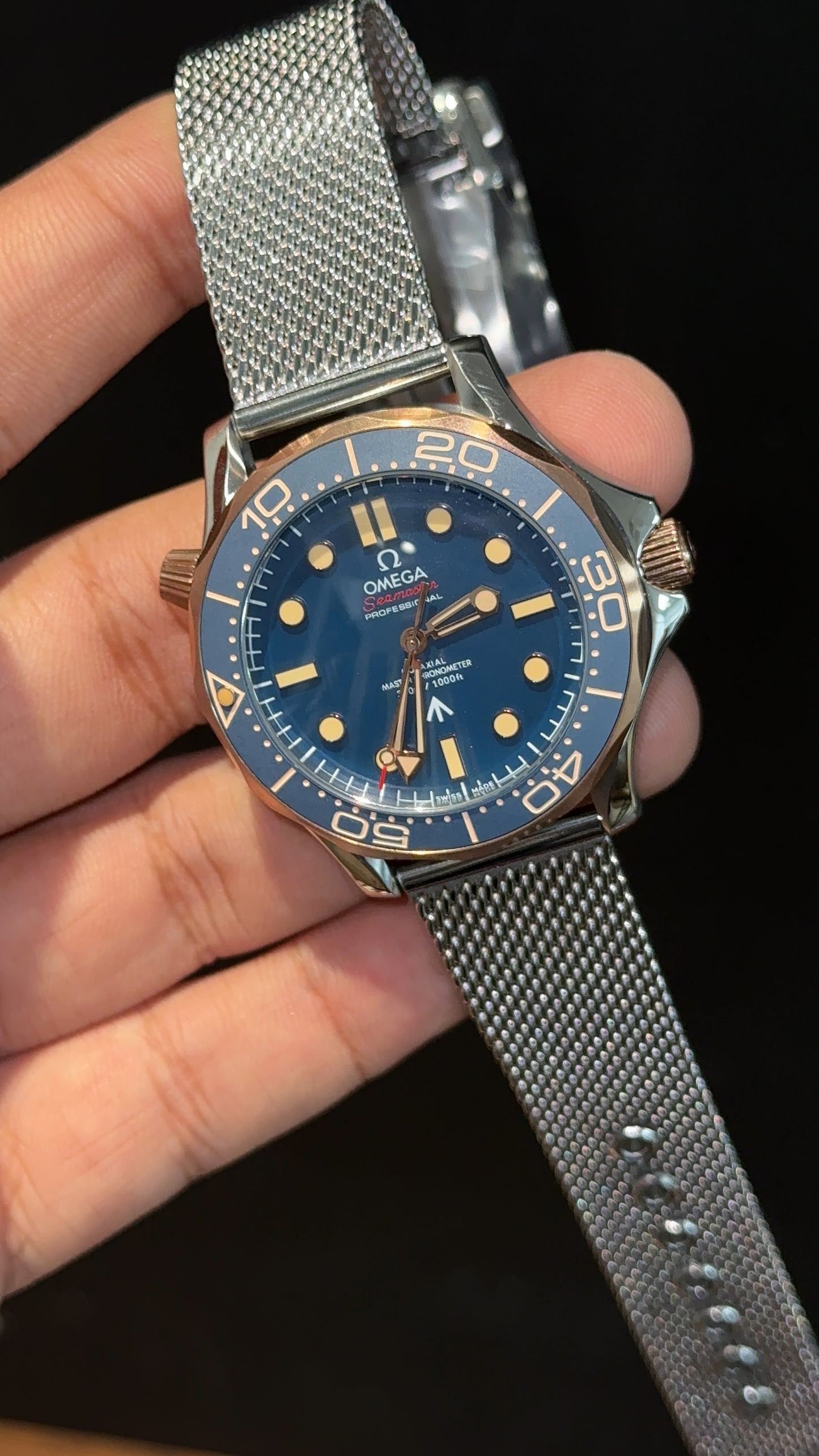 Omega Seamaster | James Bond | Silver Milanese Chain | Blue Dial