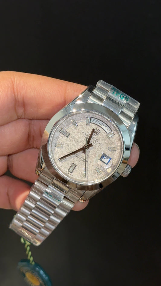 DayDate | Silver Chain | Plain Bezel | Pearl Digit | White Texture Dial