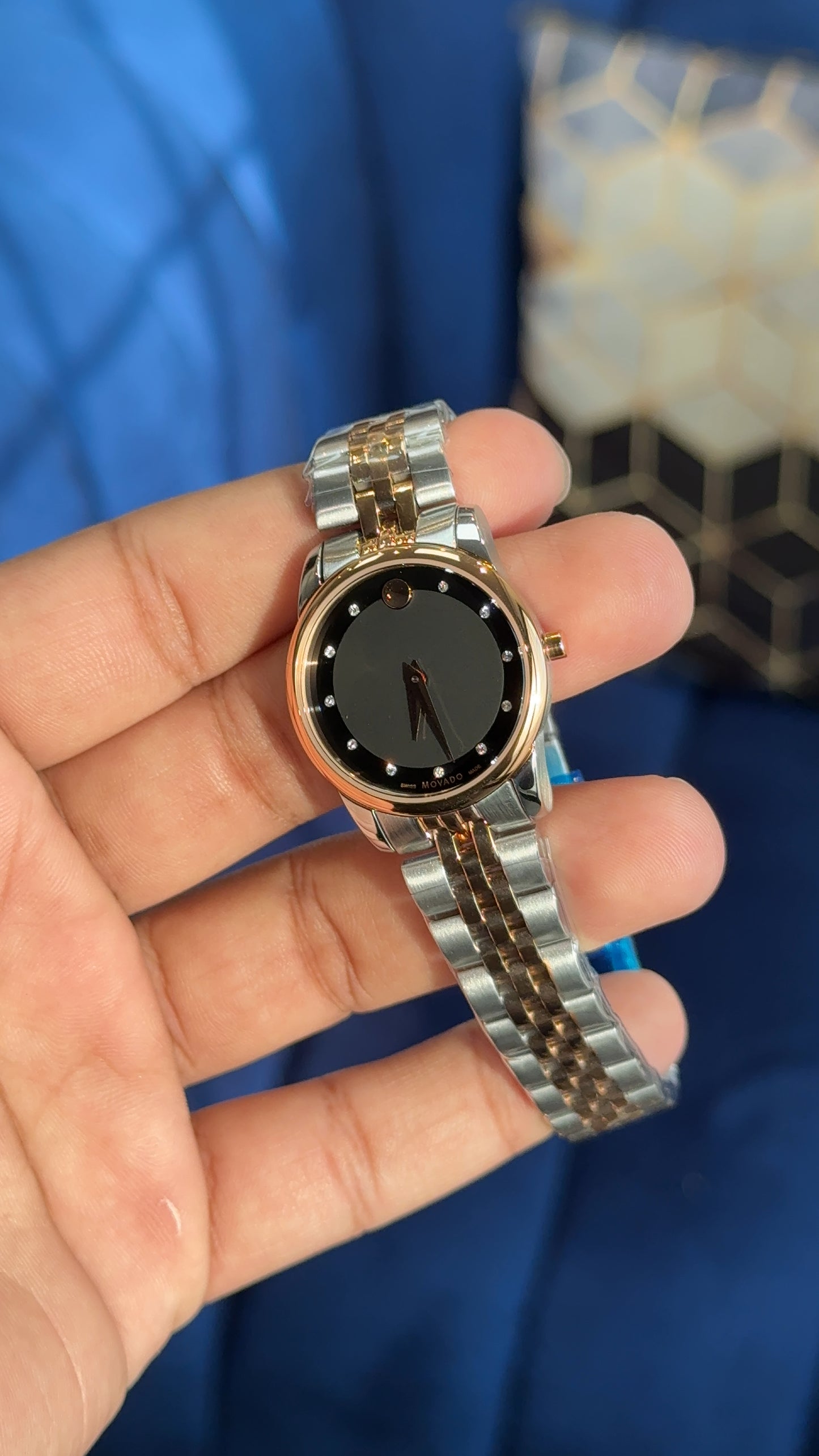 Movado | Women |Rose Two Tone | Diamond Digit | Black Dial