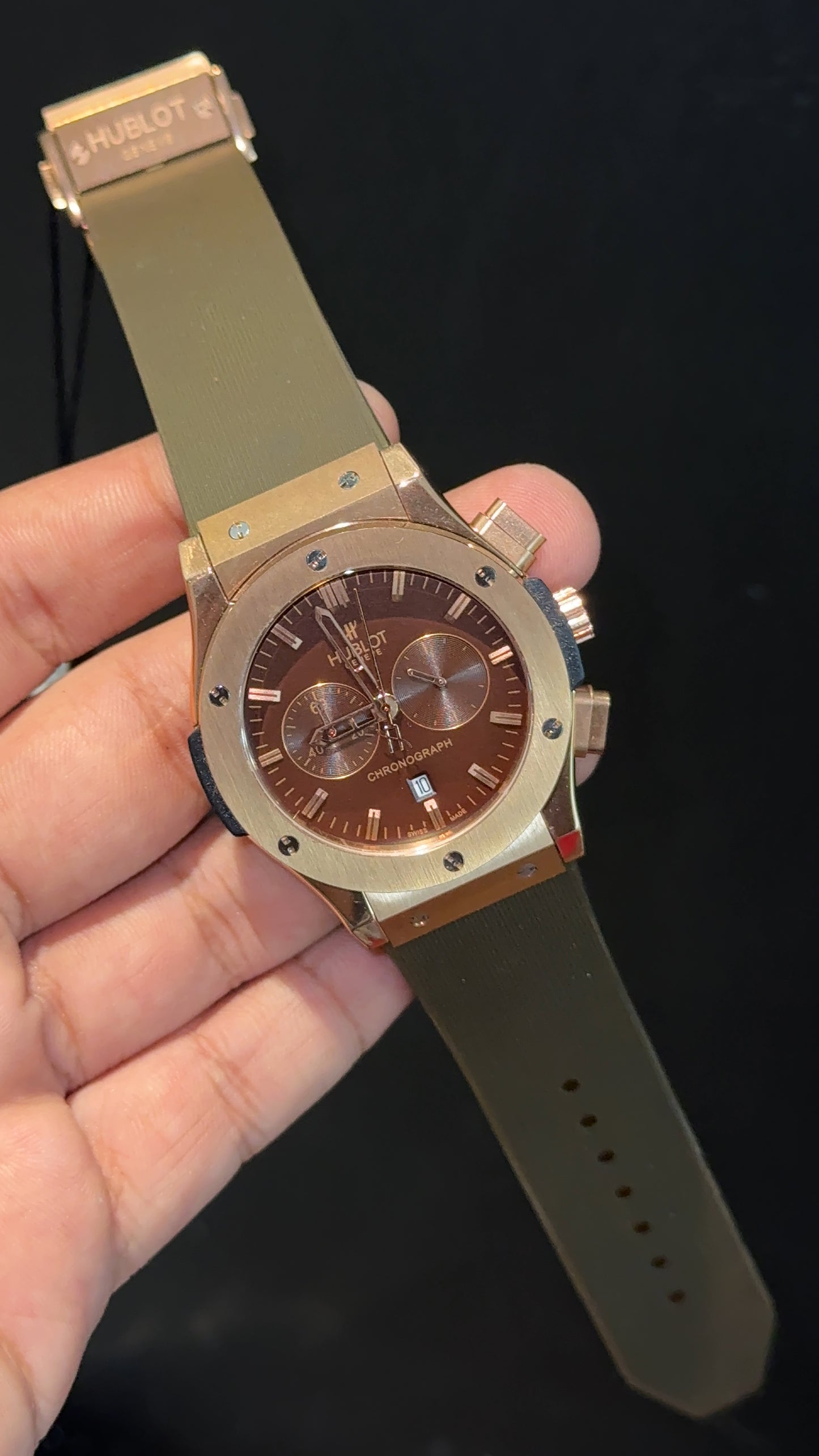 Hublot | Rose Case | Chrono | Goldenish Strap | Red Dial