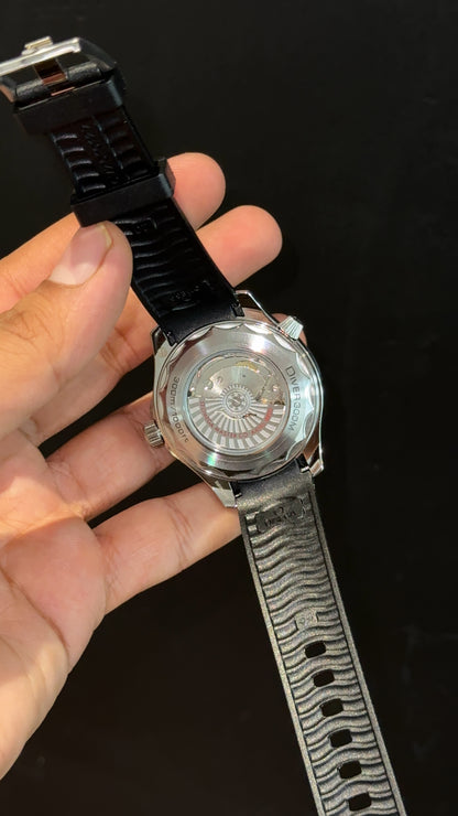 Omega Seamaster | Black Bezel | Black Strap | White Lines Dial - twentyfour