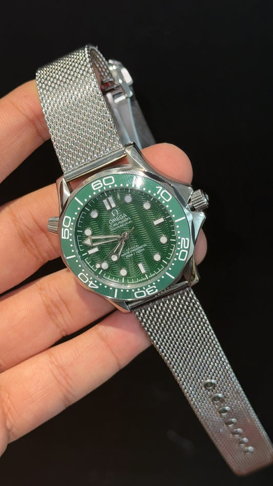 Omega Seamaster Diver | Silver Milanese Chain | Green Dial