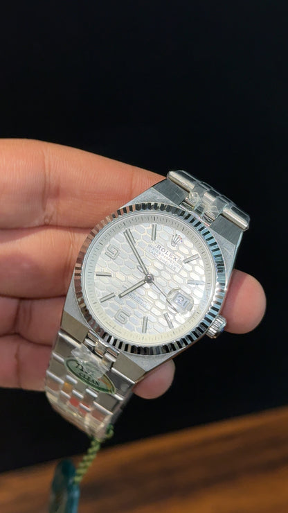 Premium Land Dweller | 40mm | Silver Chain | White Textured Dial