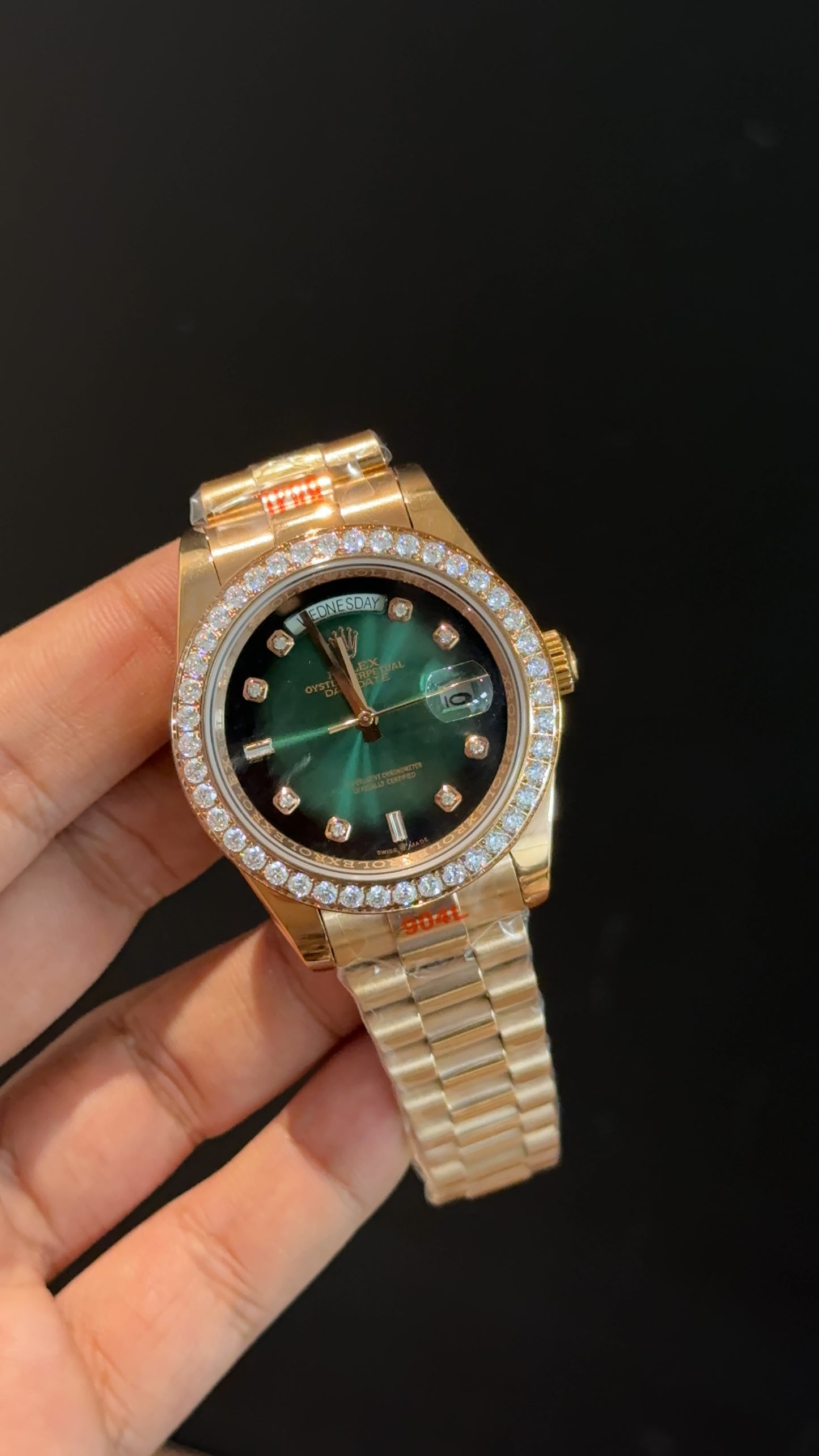 Daydate | Diamond Bezel | Rose Chain | Diamond Digit | Gradient Green Dial
