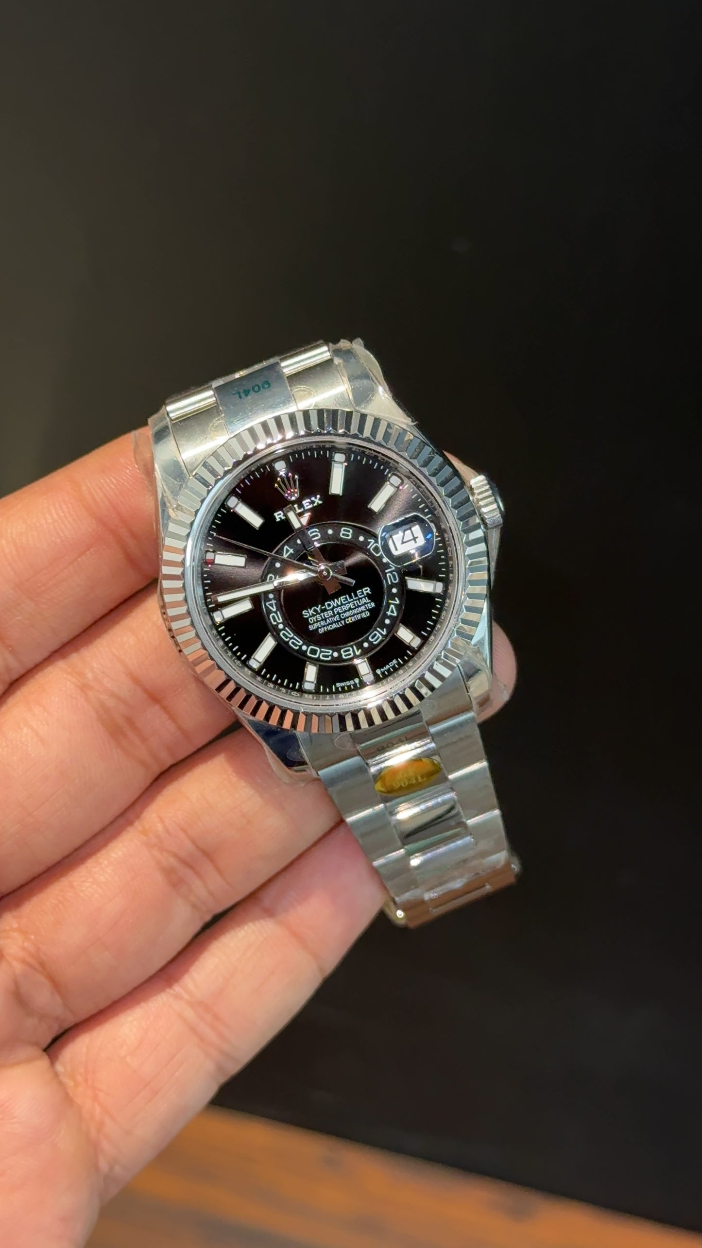 Executive SkyDweller | Silver Oyester Chain | Black Dial