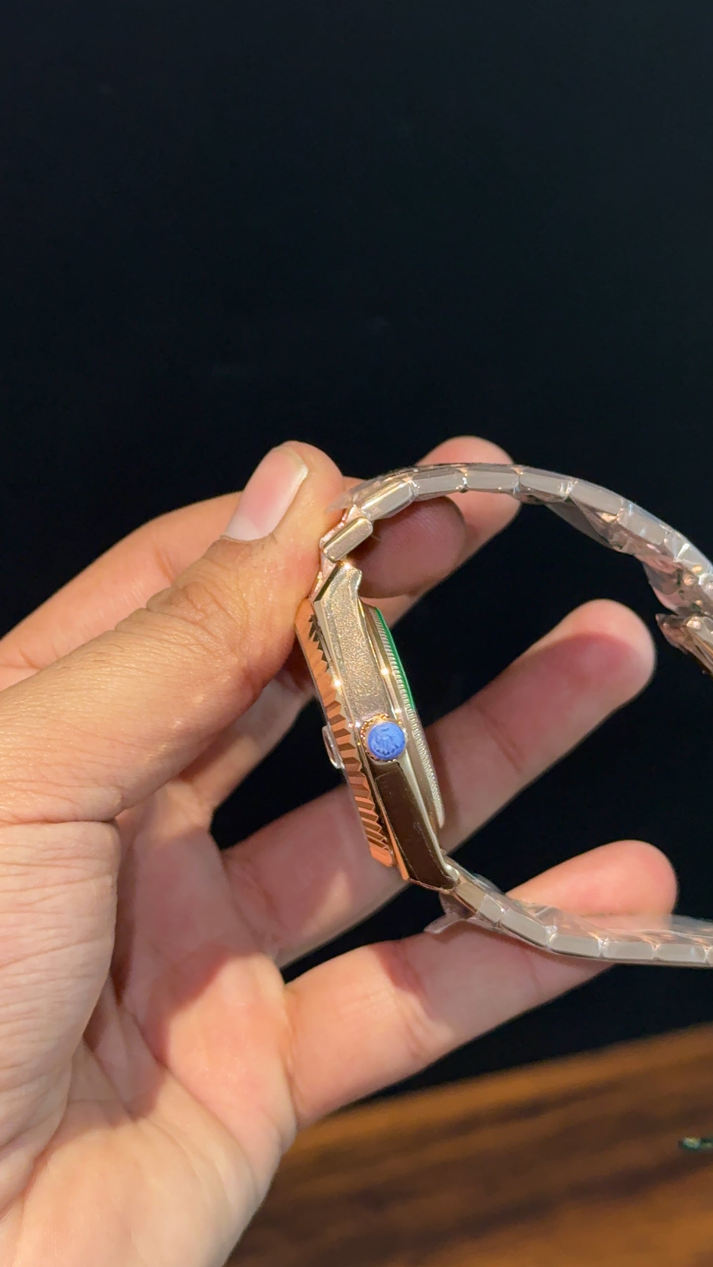 Premium Land Dweller | 40mm | Rose Chain | White Textured Dial