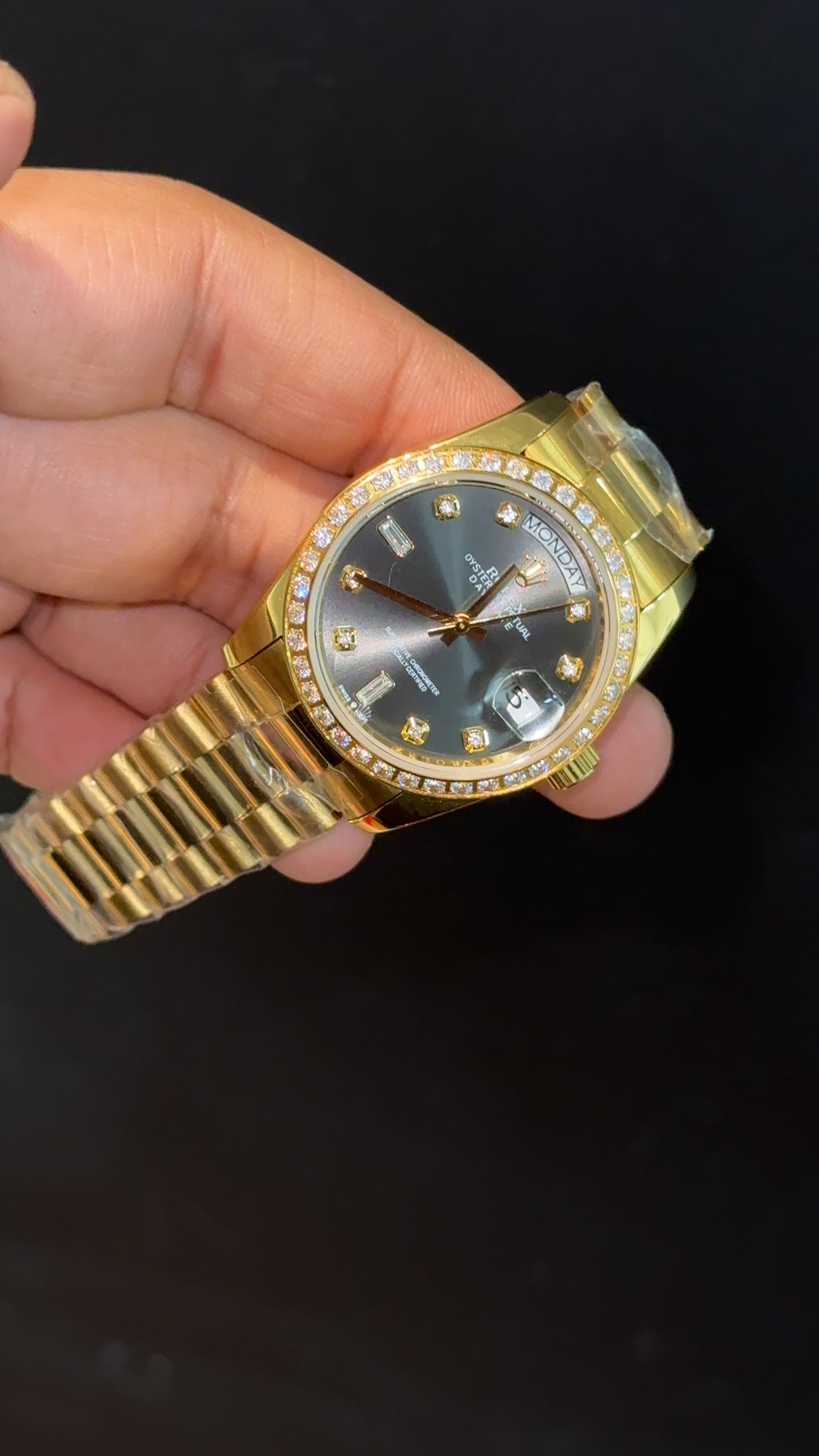 Daydate | 36mm | Gold Chain | Diamond Case | Diamond Digit | Gradient Black Dial - twentyfour