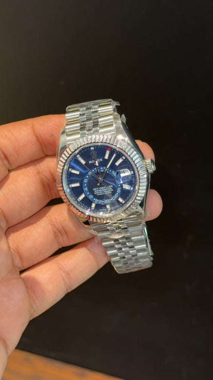 Executive SkyDweller | Silver Jubilee Chain | Blue Dial