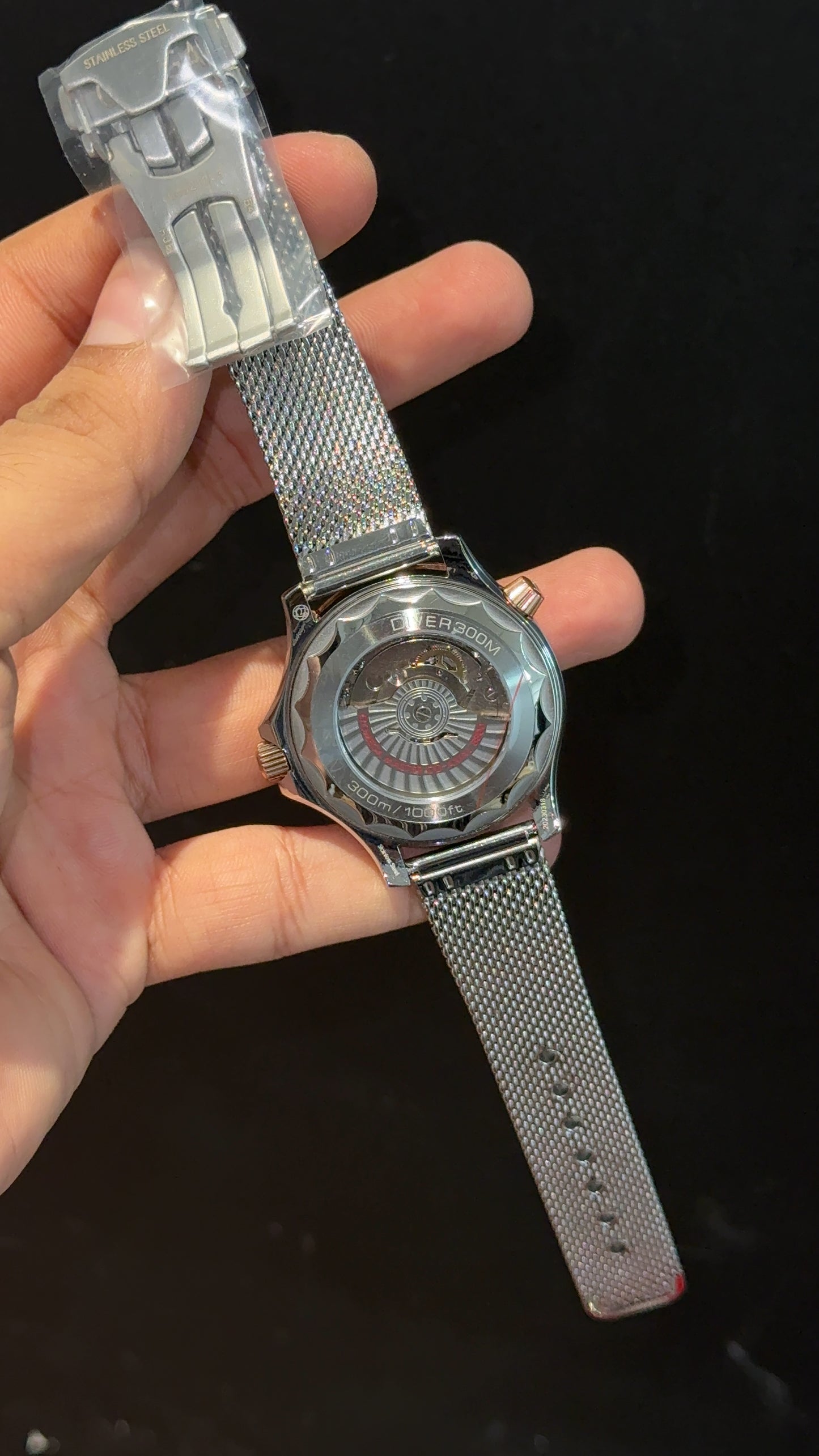 Omega Seamaster | James Bond | Silver Milanese Chain | Blue Dial