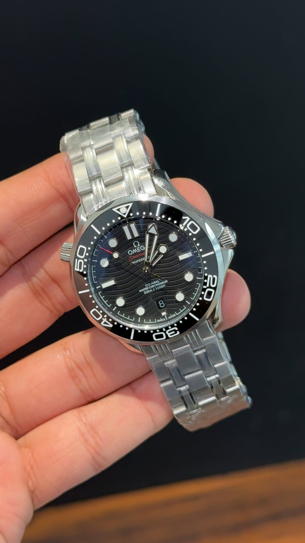 Omega Seamaster | Silver Chain | Royal Black Dial