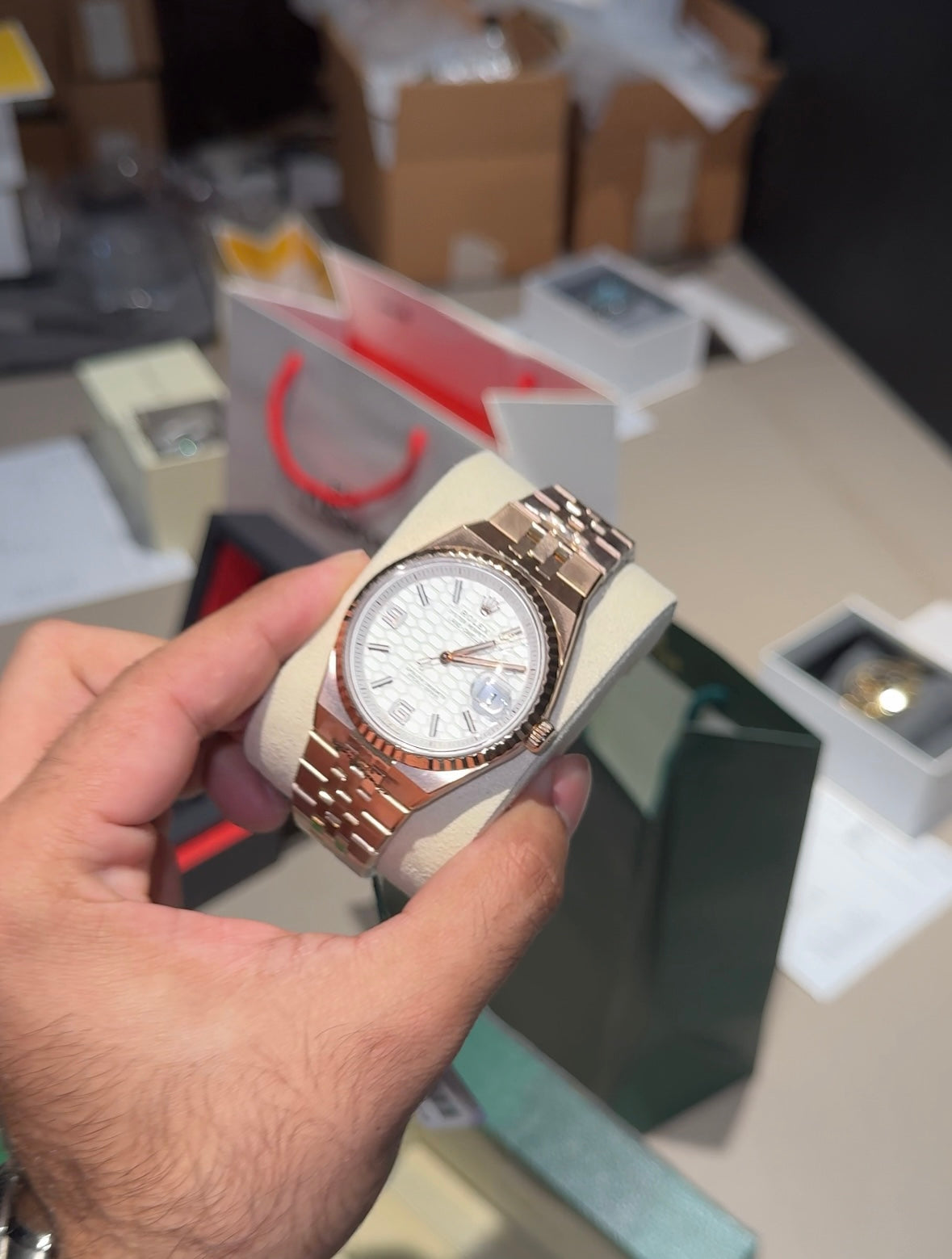 Executive Land Dweller | Rose Chain | White Dial