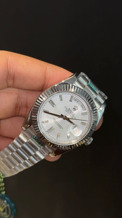 DayDate | Silver Chain | Pearl Digit | Silver Dial