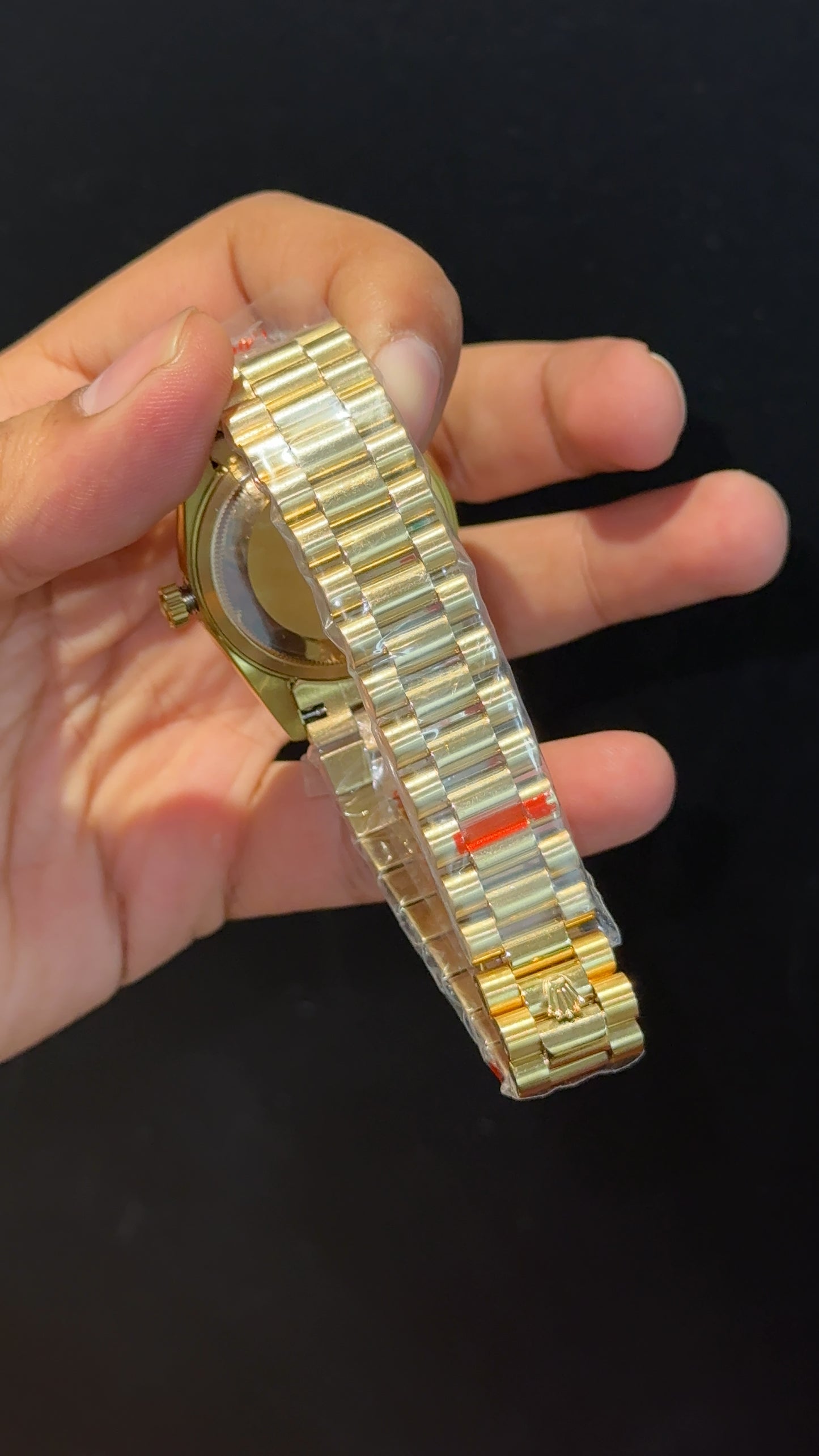 DayDate | 36mm | Gold President Chain | Black Plain Dial