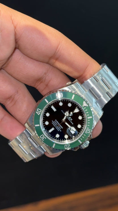 Executive Submariner | Silver Chain | Green Bezel | Black Dial