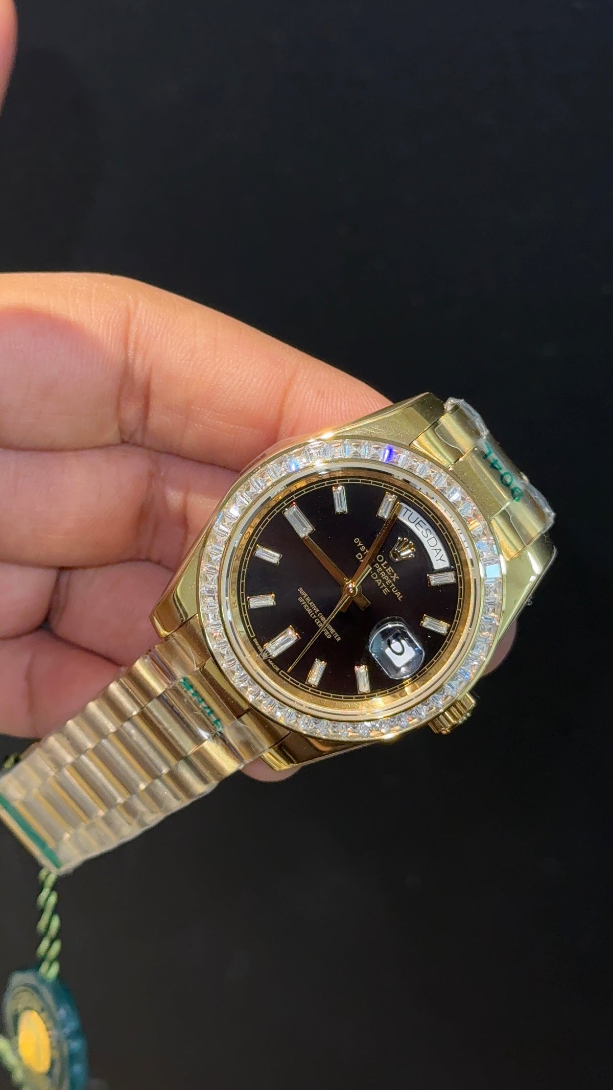DayDate | Diamond Bezel | Gold Chain | Black Pearl Dial