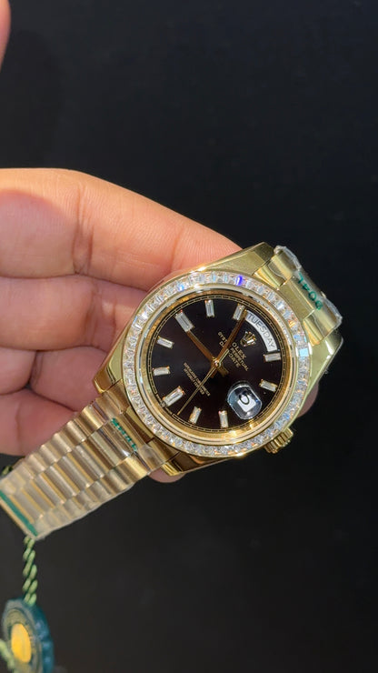 DayDate | Diamond Bezel | Gold Chain | Black Pearl Dial