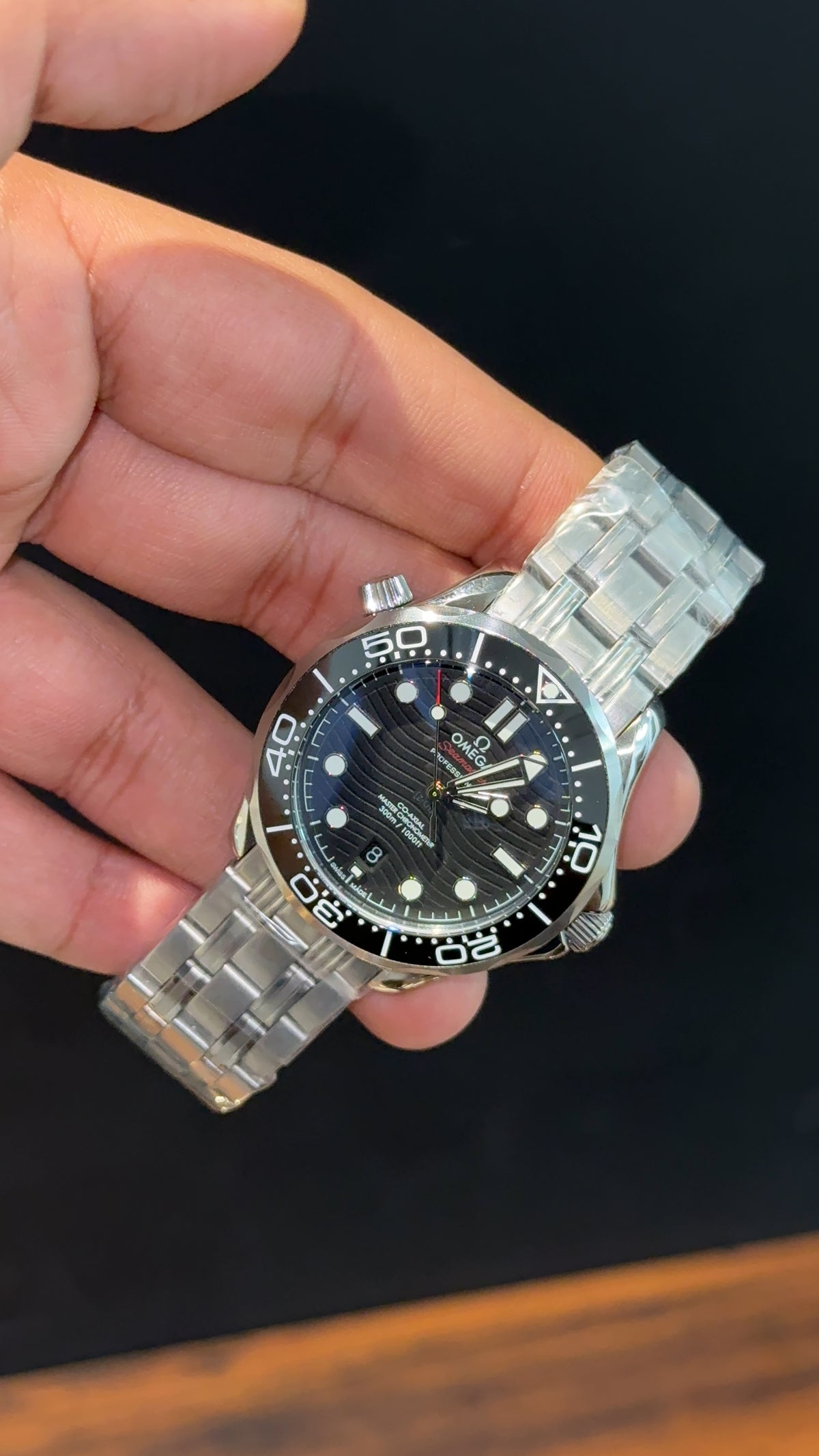 Omega Seamaster | Silver Chain | Royal Black Dial