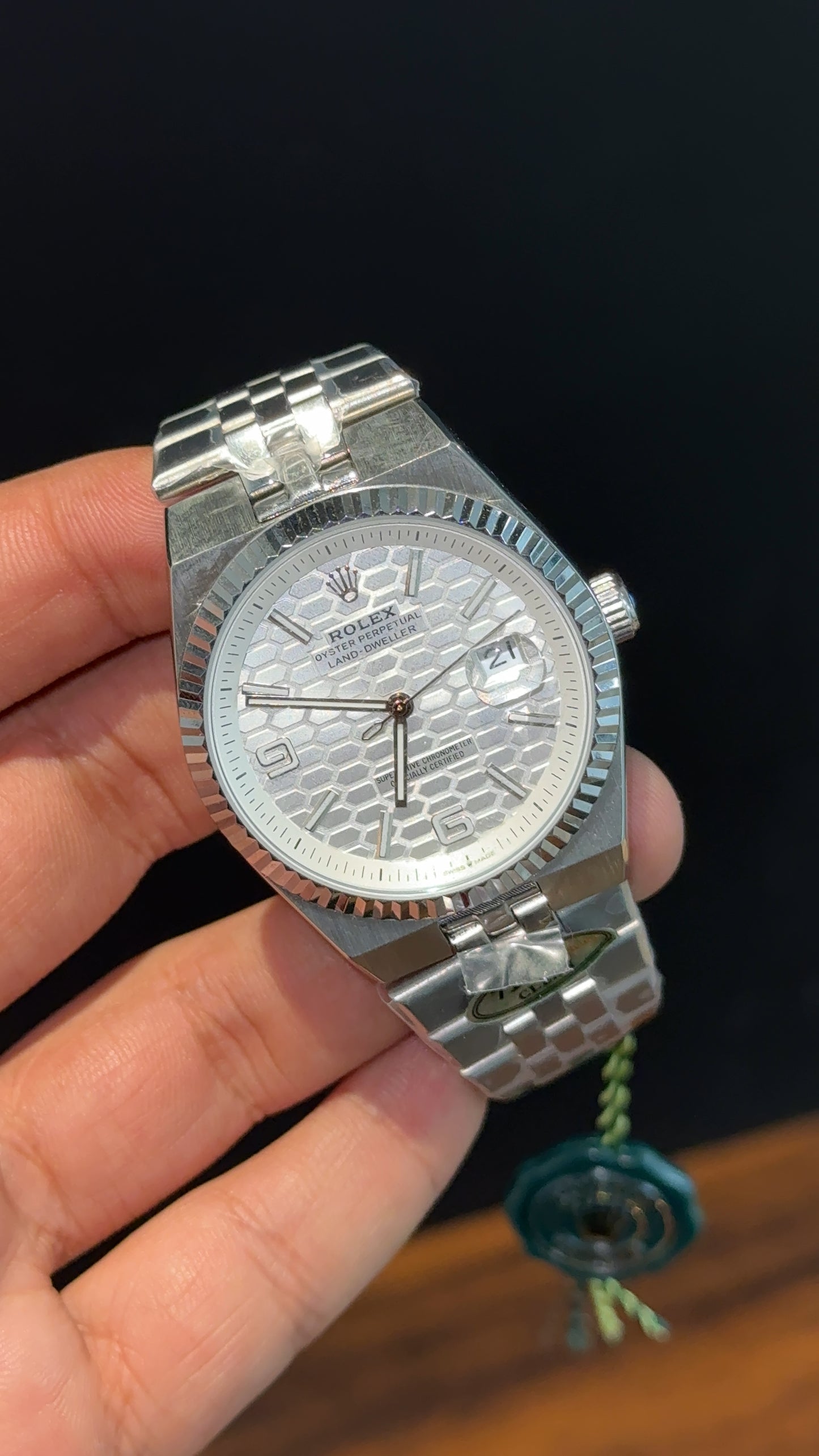 Premium Land Dweller | 40mm | Silver Chain | White Textured Dial